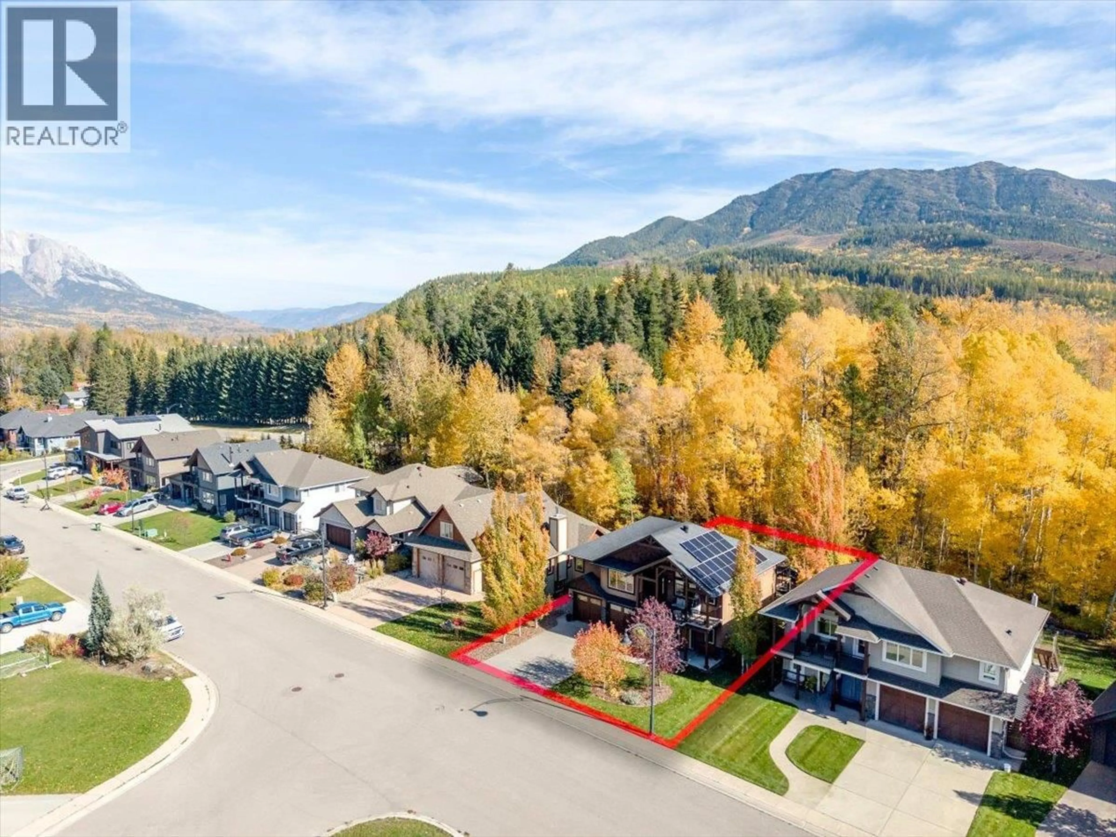 A pic from outside/outdoor area/front of a property/back of a property/a pic from drone, mountain view for 10 SILVER RIDGE WAY, Fernie British Columbia V0B1M2