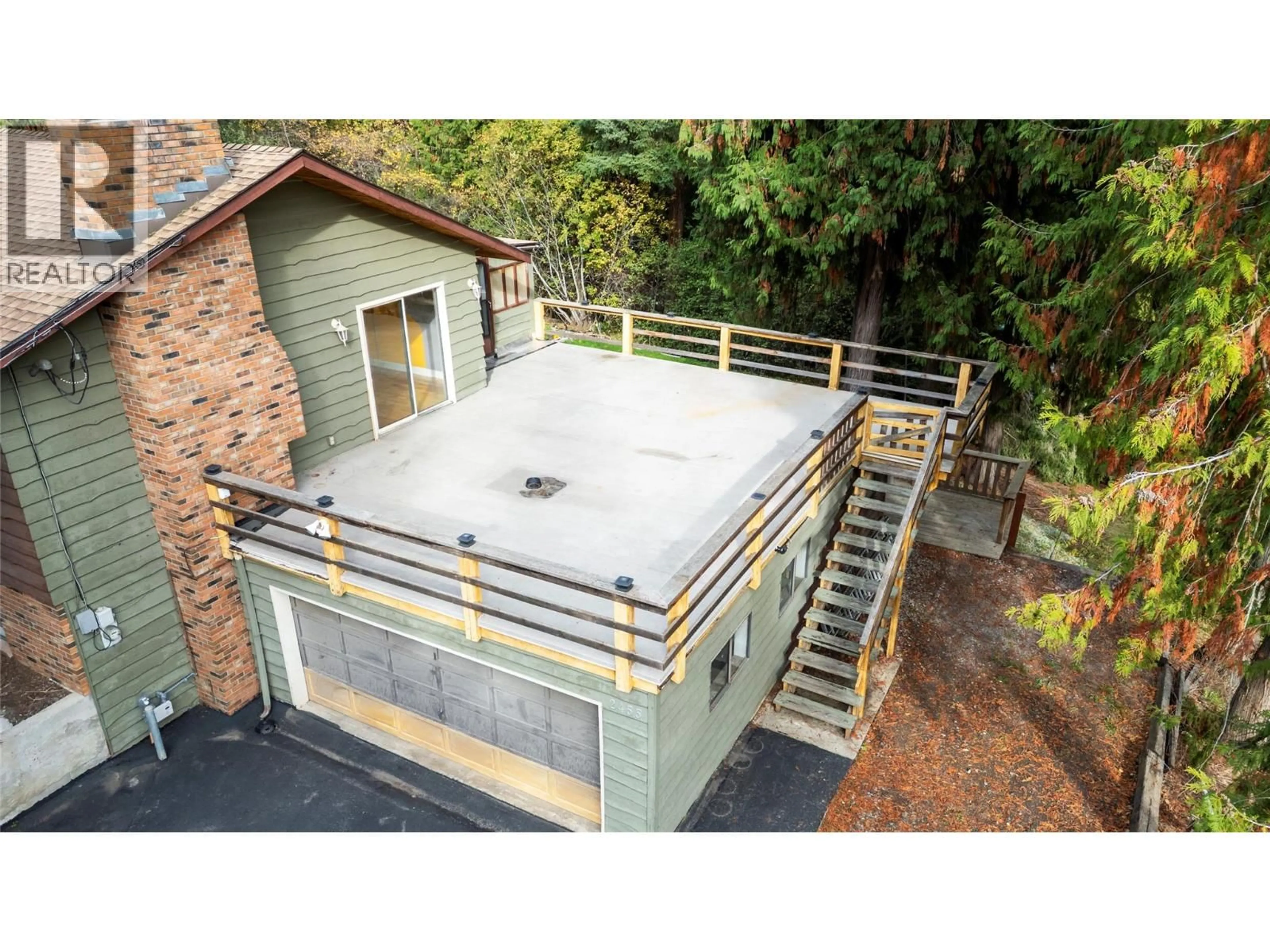 A pic from outside/outdoor area/front of a property/back of a property/a pic from drone, building for 2455 FOREST DRIVE, Blind Bay British Columbia V0E1H2