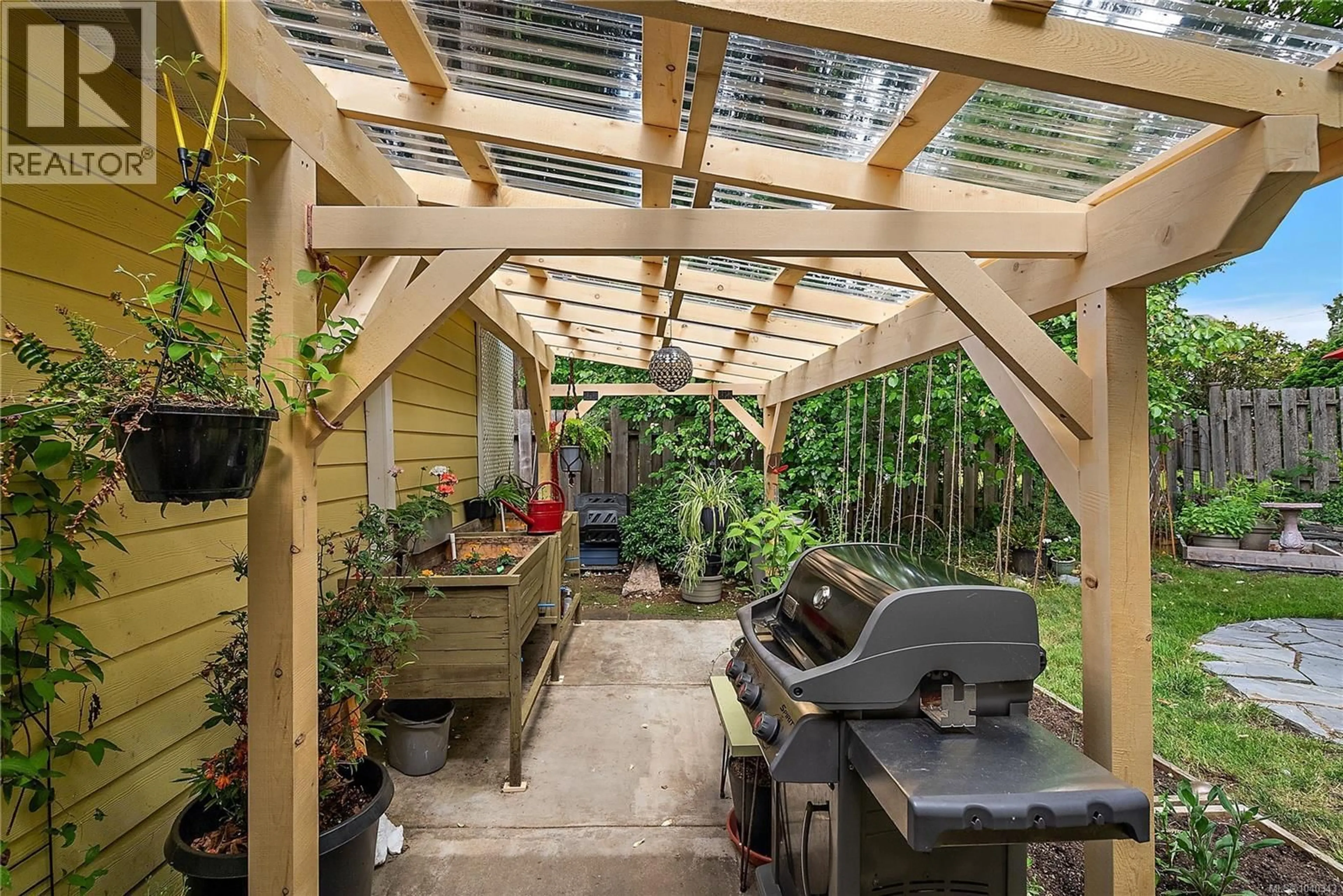 Patio, street for 15 KING GEORGE STREET SOUTH, Lake Cowichan British Columbia V0R2G0