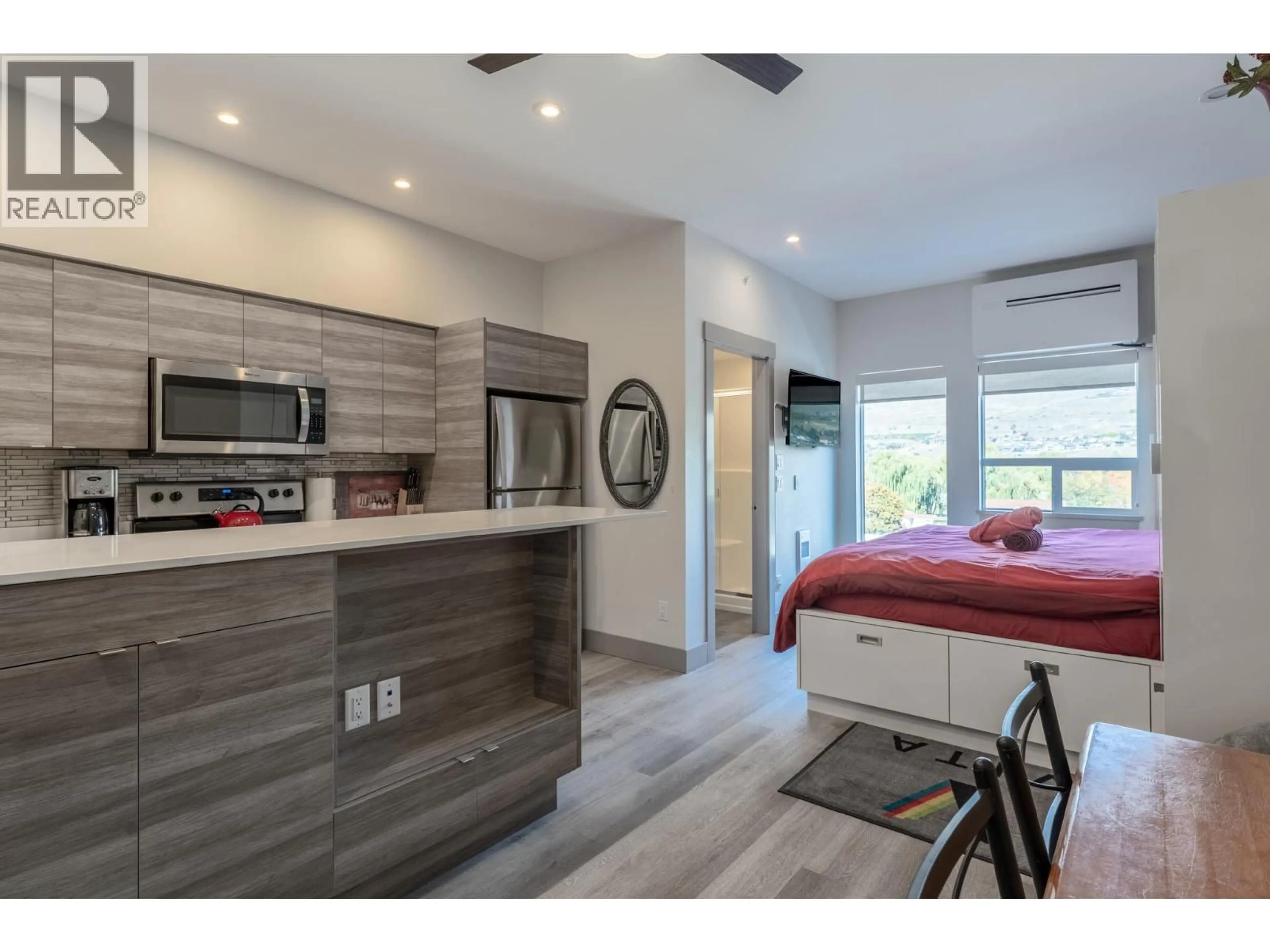 Open concept kitchen, unknown for 514 - 2555 LAKESHORE ROAD, Vernon British Columbia V1H0A4