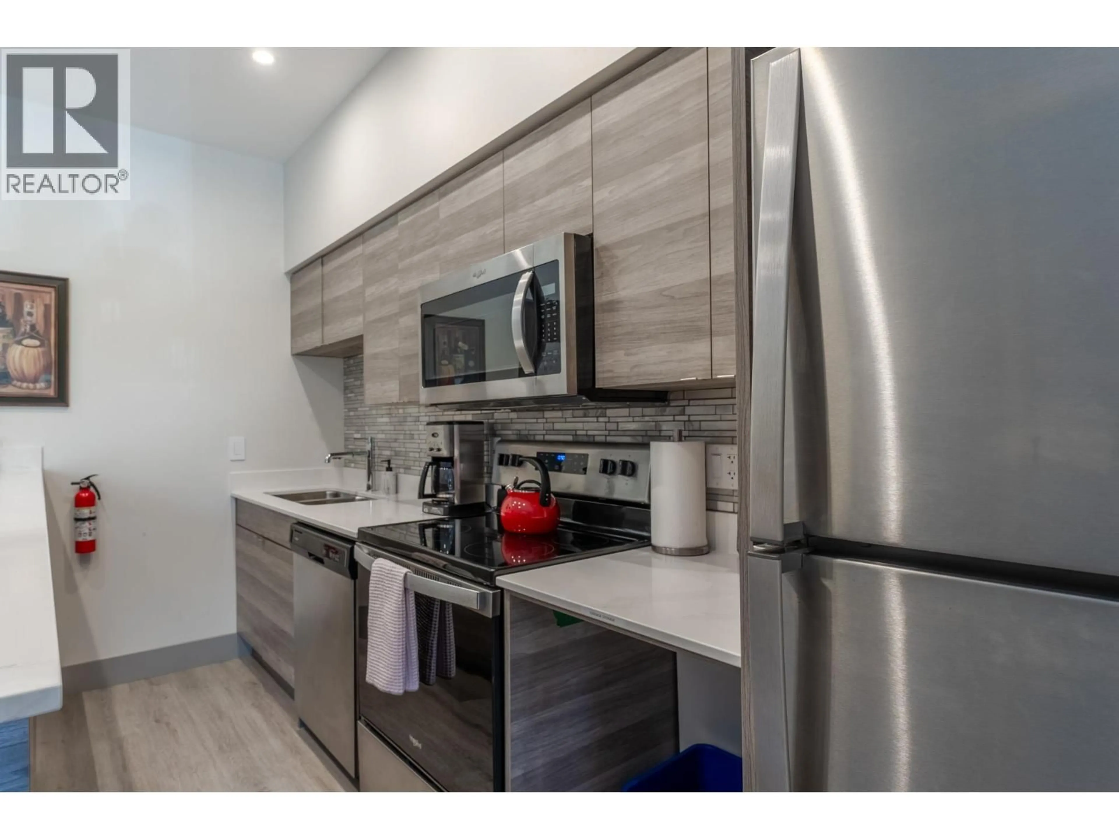 Standard kitchen, unknown for 514 - 2555 LAKESHORE ROAD, Vernon British Columbia V1H0A4
