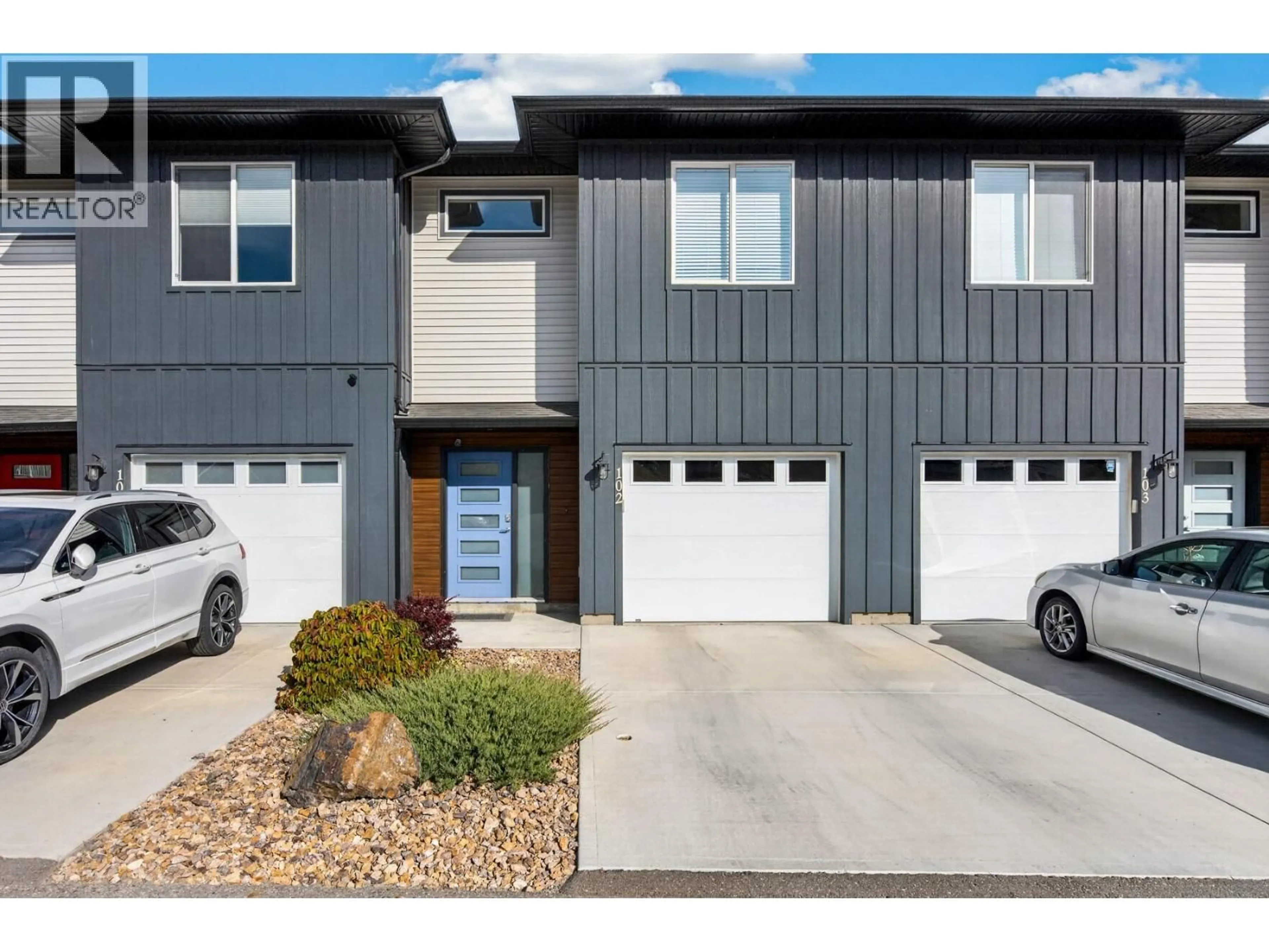 Home with vinyl exterior material, street for 102 - 8960 DALLAS DRIVE, Kamloops British Columbia V2C0K8
