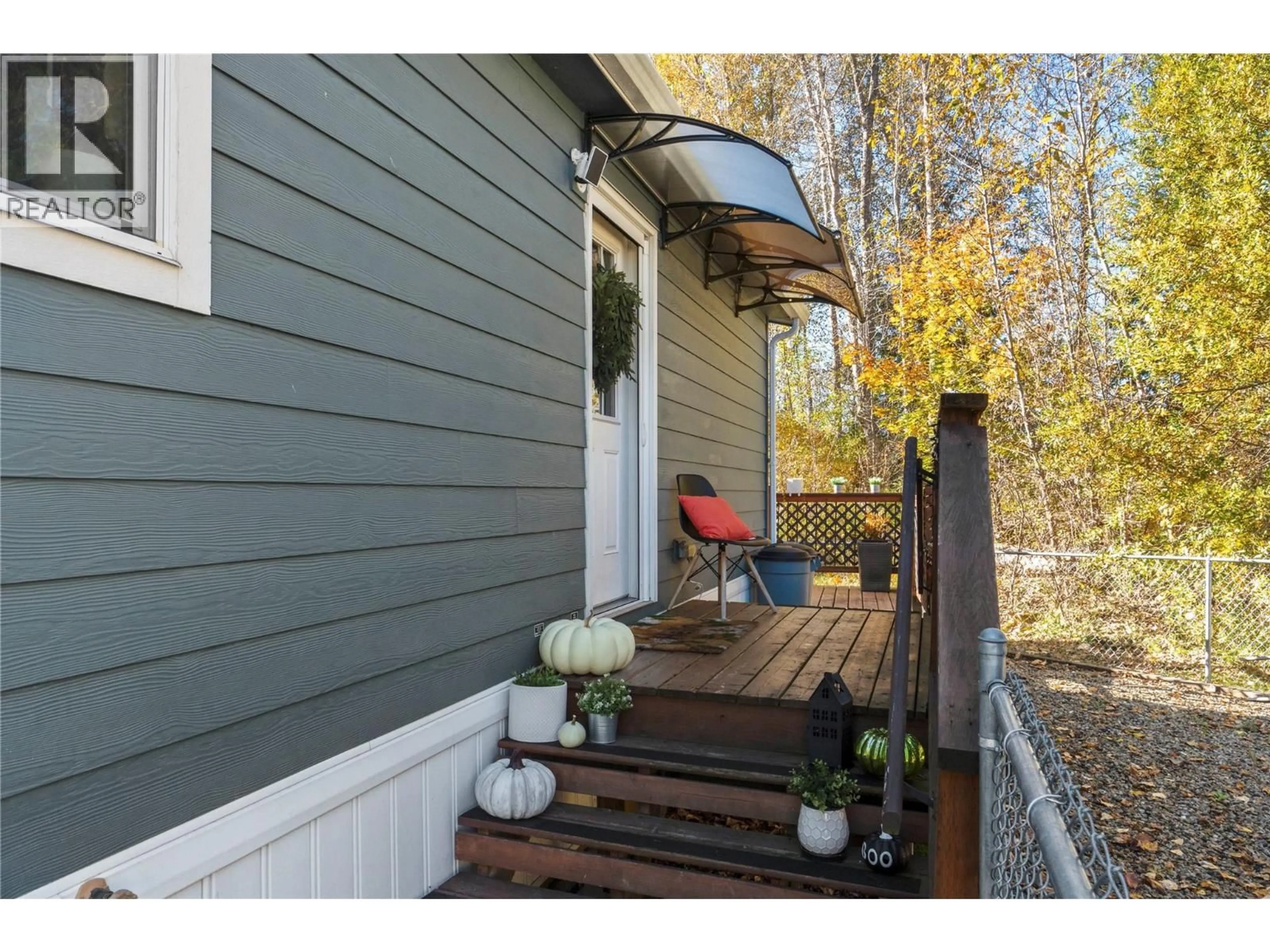 Home with vinyl exterior material, street for 16 - 4811 10A AVENUE, Salmon Arm British Columbia V1E1C5