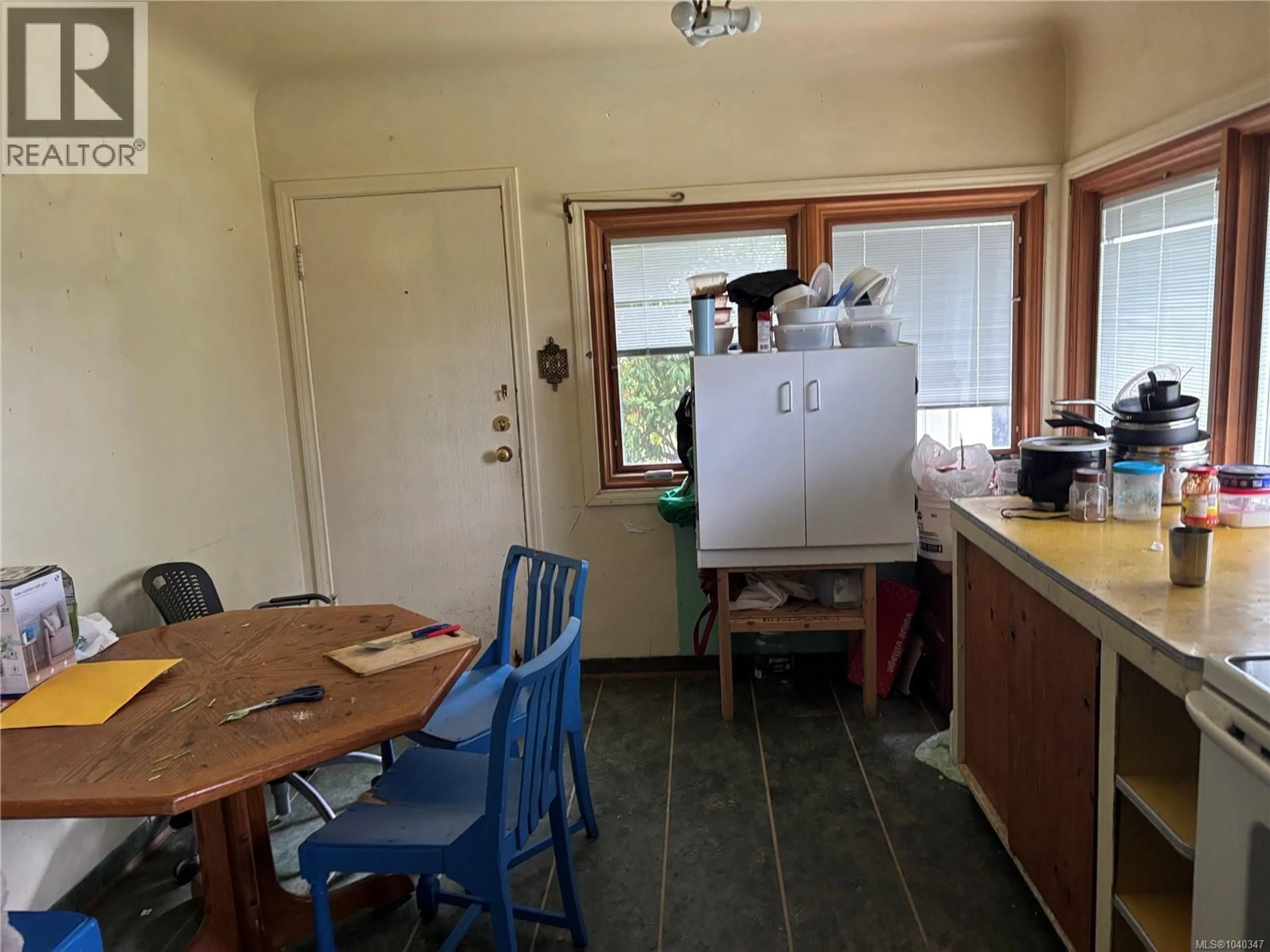Standard kitchen, unknown for 342 FOUL BAY ROAD, Victoria British Columbia V8S4G7