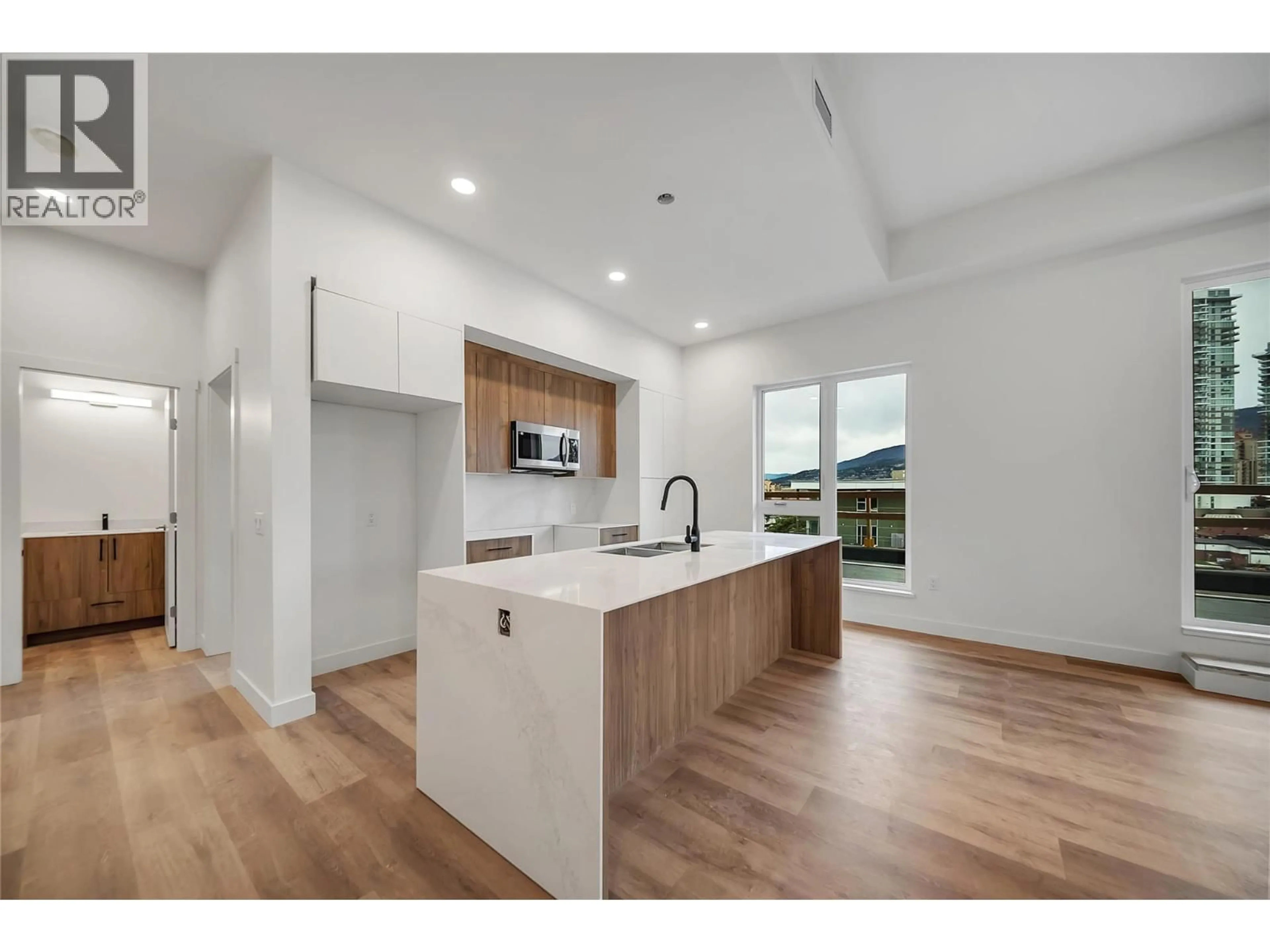 Open concept kitchen, unknown for 611 - 647 CLEMENT AVENUE, Kelowna British Columbia V1Y7C7