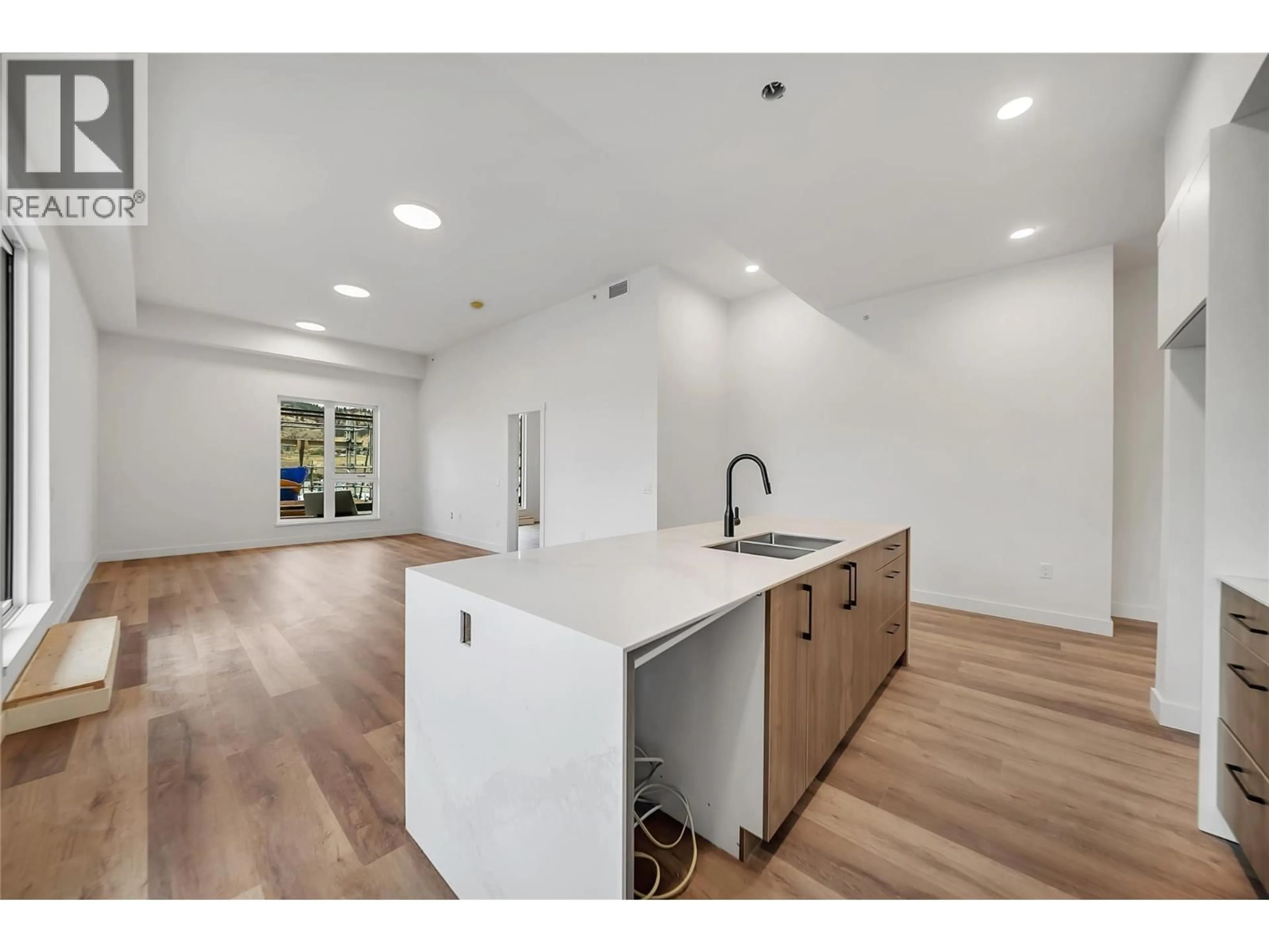 Open concept kitchen, unknown for 611 - 647 CLEMENT AVENUE, Kelowna British Columbia V1Y7C7