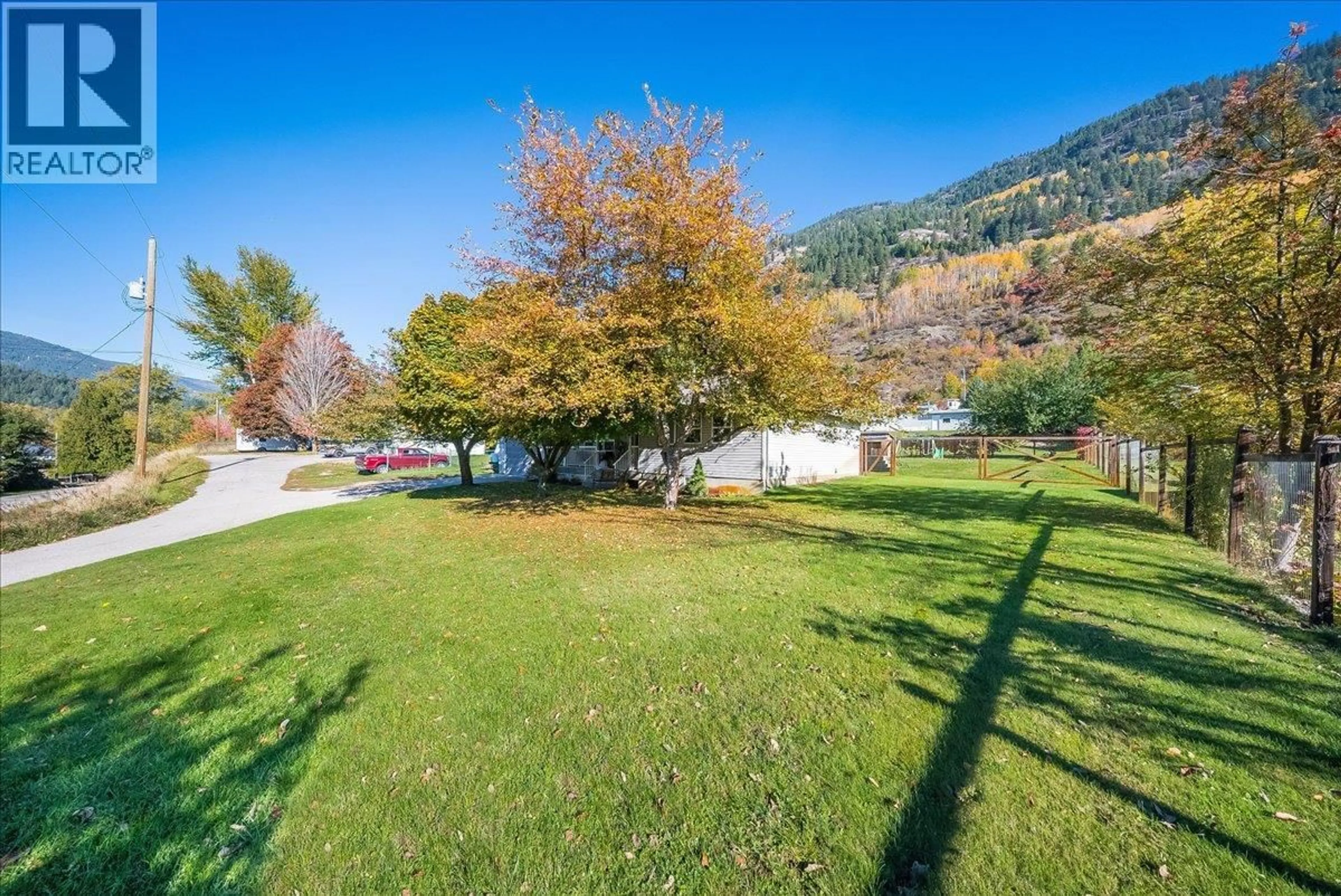 A pic from outside/outdoor area/front of a property/back of a property/a pic from drone, mountain view for 2045 RASPBERRY ROAD, Castlegar British Columbia V1N4T6