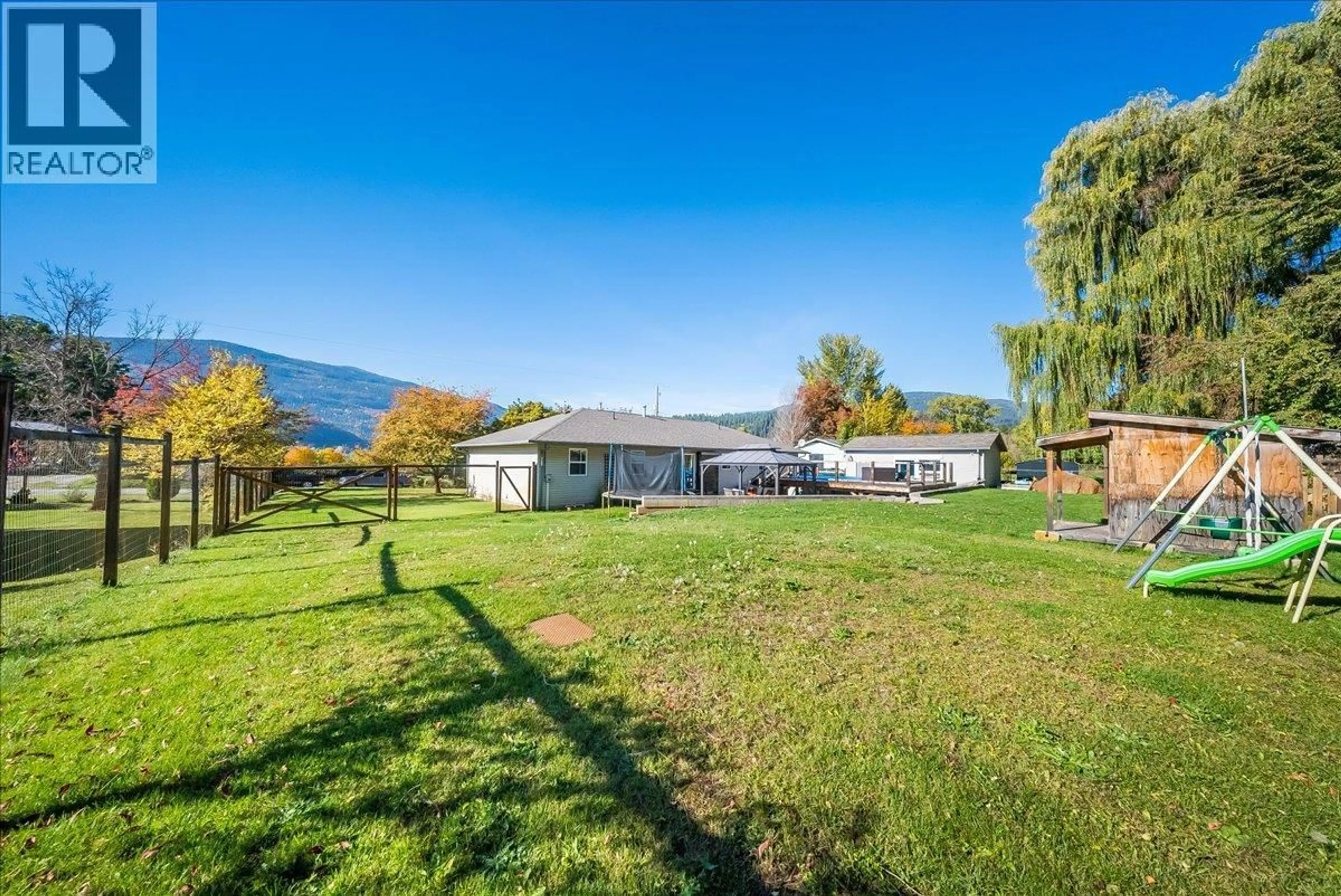 A pic from outside/outdoor area/front of a property/back of a property/a pic from drone, mountain view for 2045 RASPBERRY ROAD, Castlegar British Columbia V1N4T6