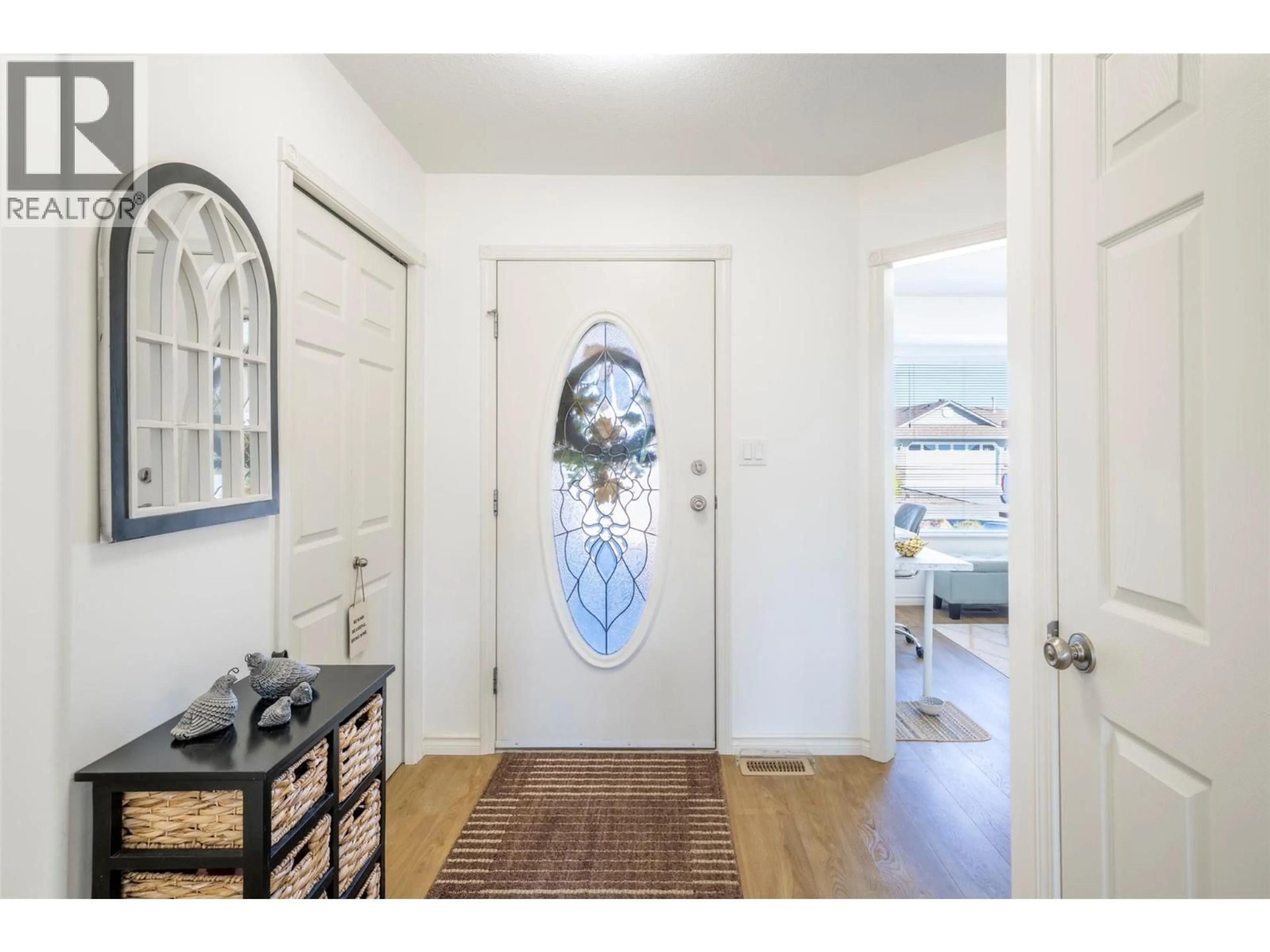 Indoor entryway for 5021 5 AVENUE, Vernon British Columbia V1H2A3