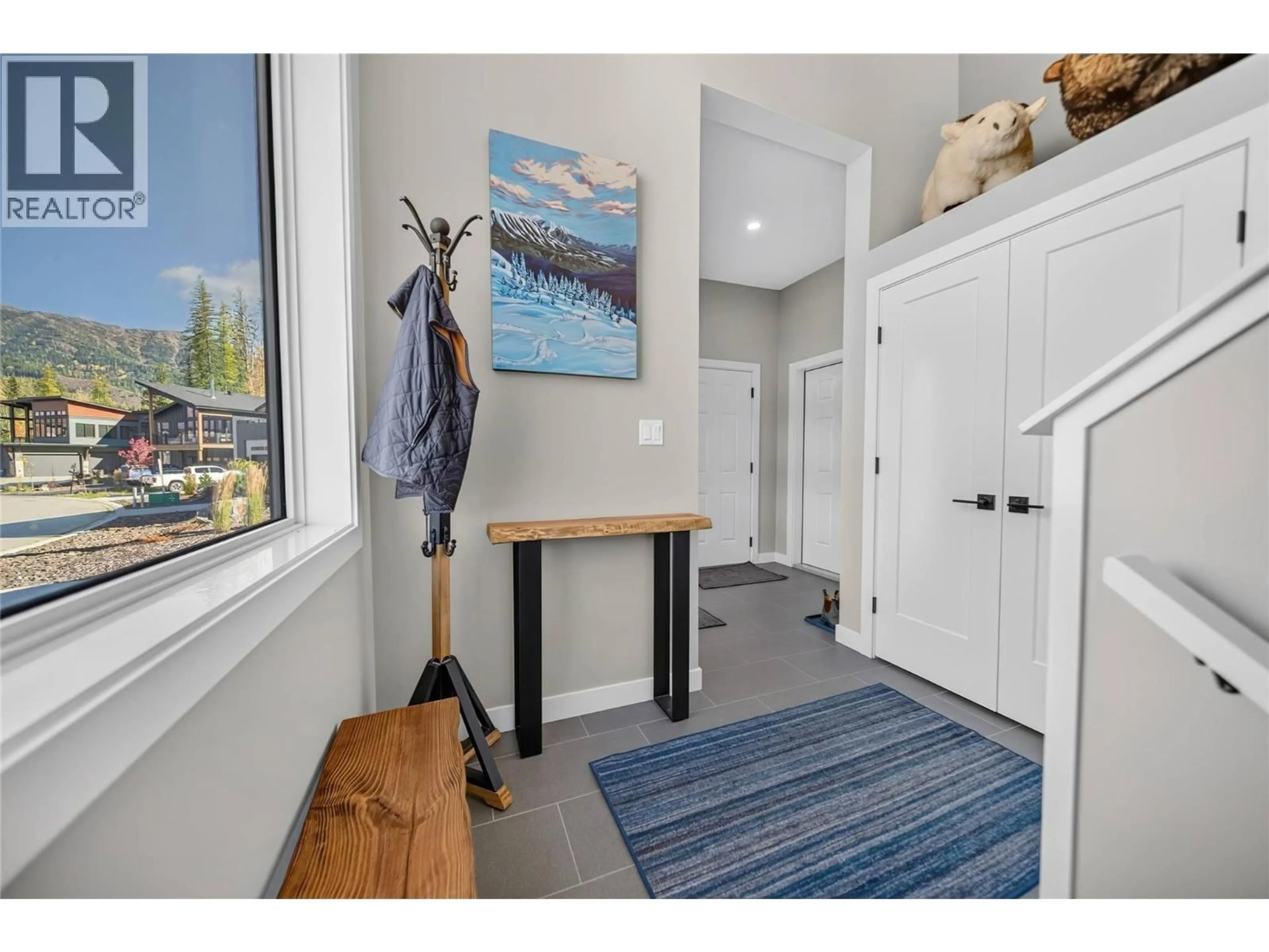 Indoor entryway for 5 MORRISSEY COURT, Fernie British Columbia V0B1M4