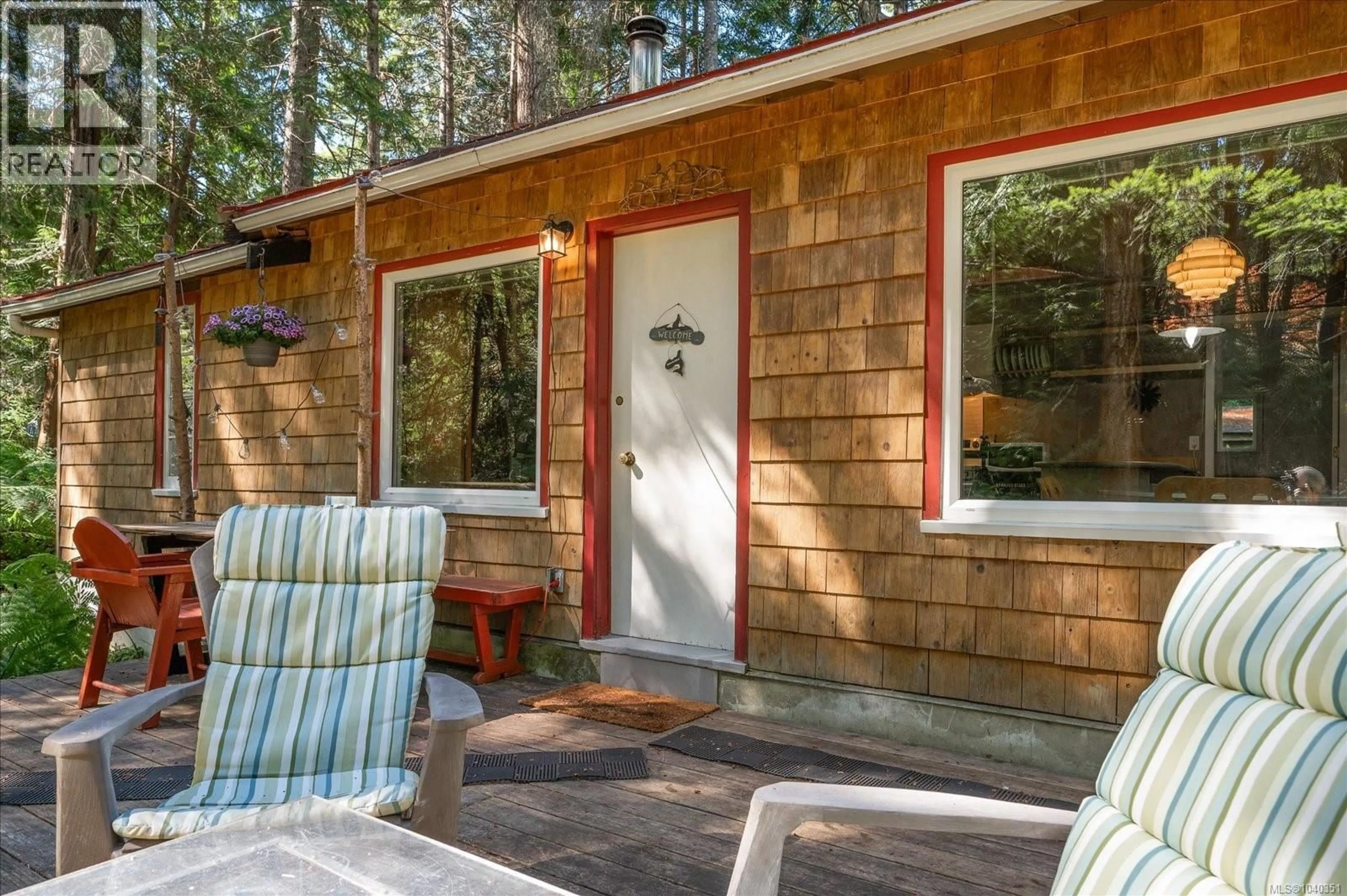 Patio, forest/trees view for 195 RICARDO ROAD, Gabriola Island British Columbia V0R1X0