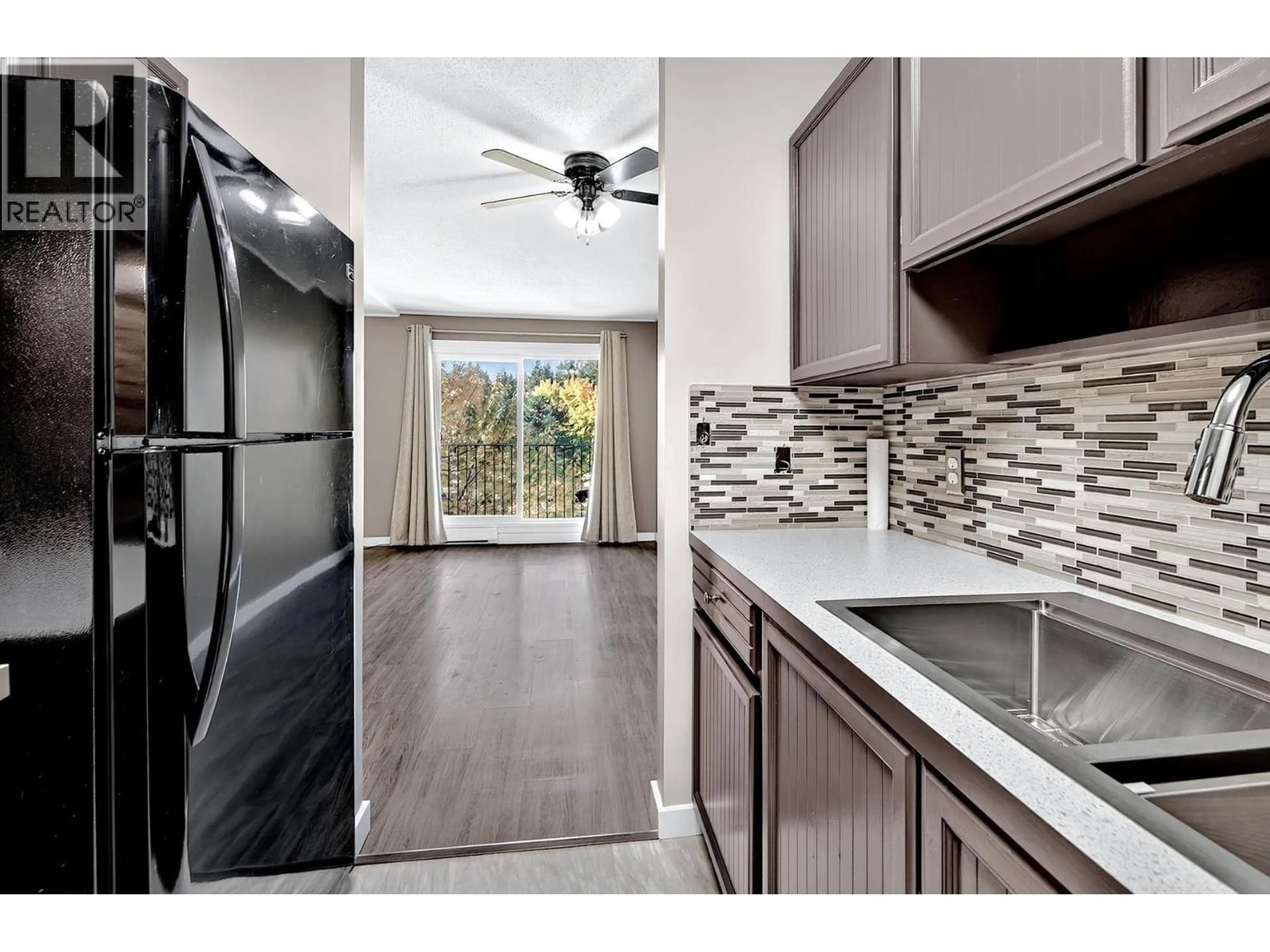 Standard kitchen, unknown for 18 - 245 PARK DRIVE, Clearwater British Columbia V0E1N1