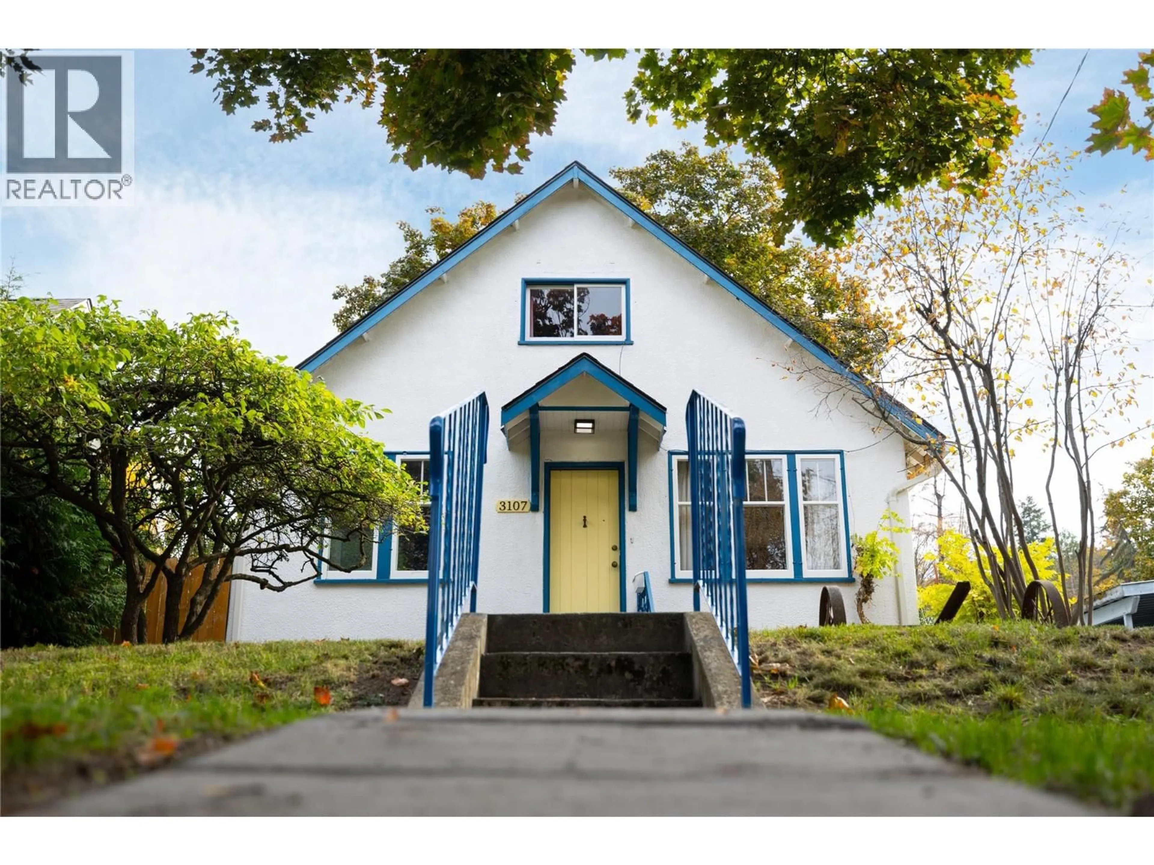 Home with vinyl exterior material, street for 3107 25 STREET, Vernon British Columbia V1T4R2