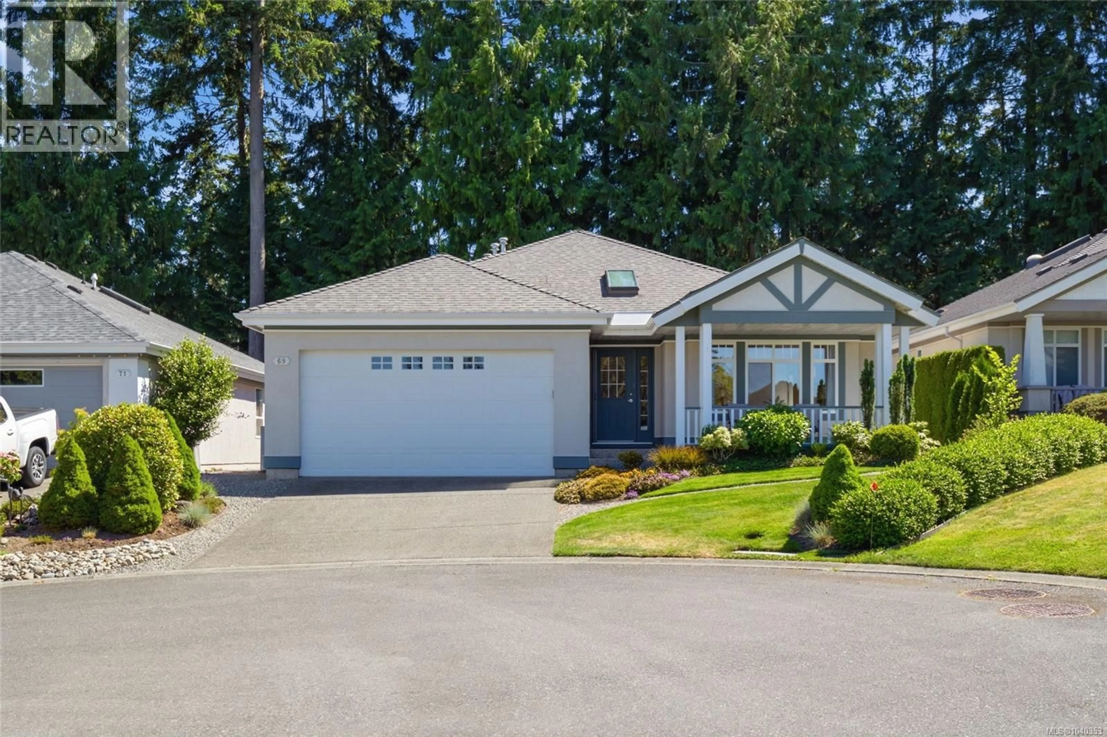 Home with vinyl exterior material, street for 69 BRIDGEWATER LANE, Parksville British Columbia V9P2V9