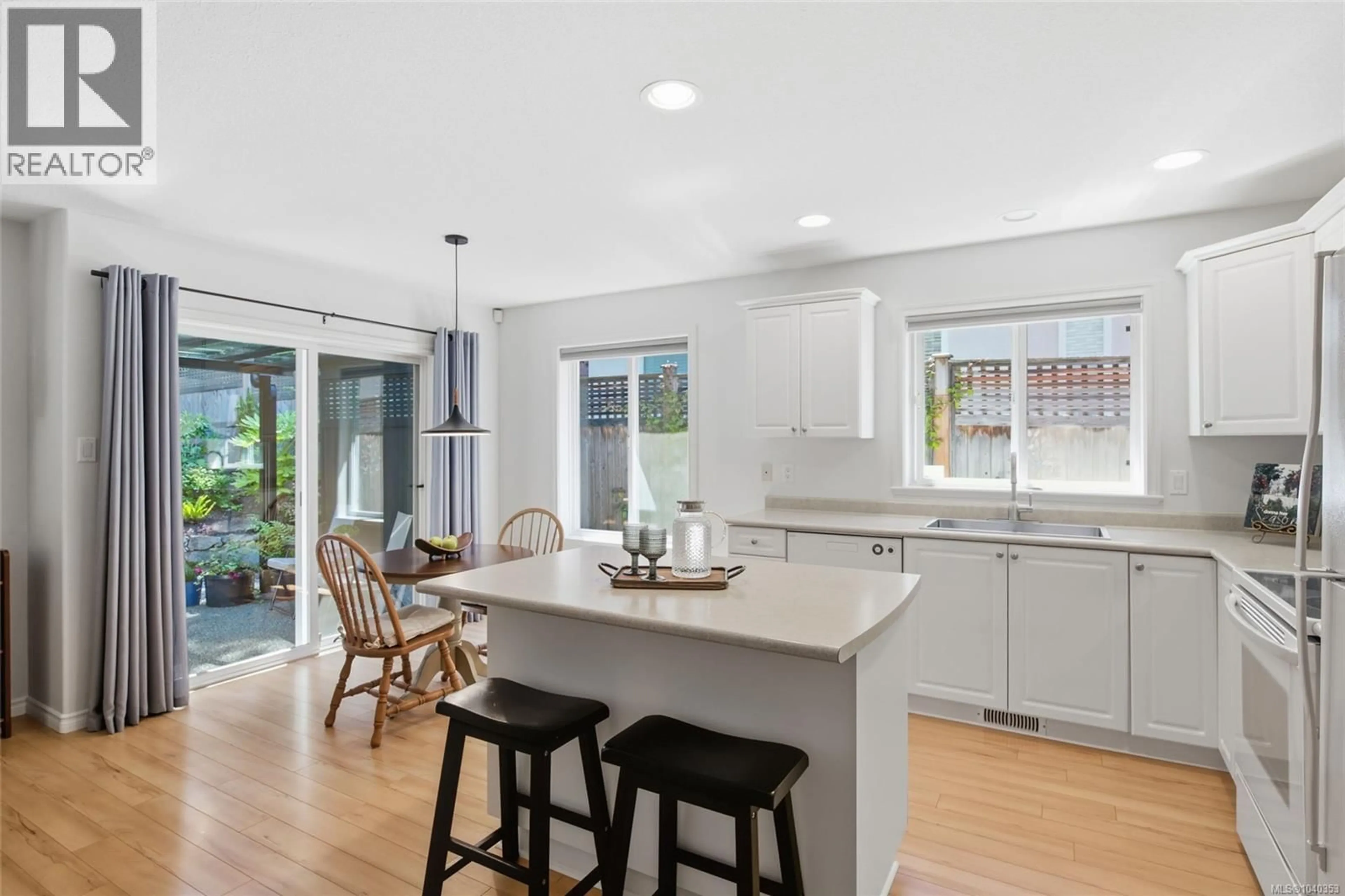 Open concept kitchen, ceramic/tile floor for 69 BRIDGEWATER LANE, Parksville British Columbia V9P2V9