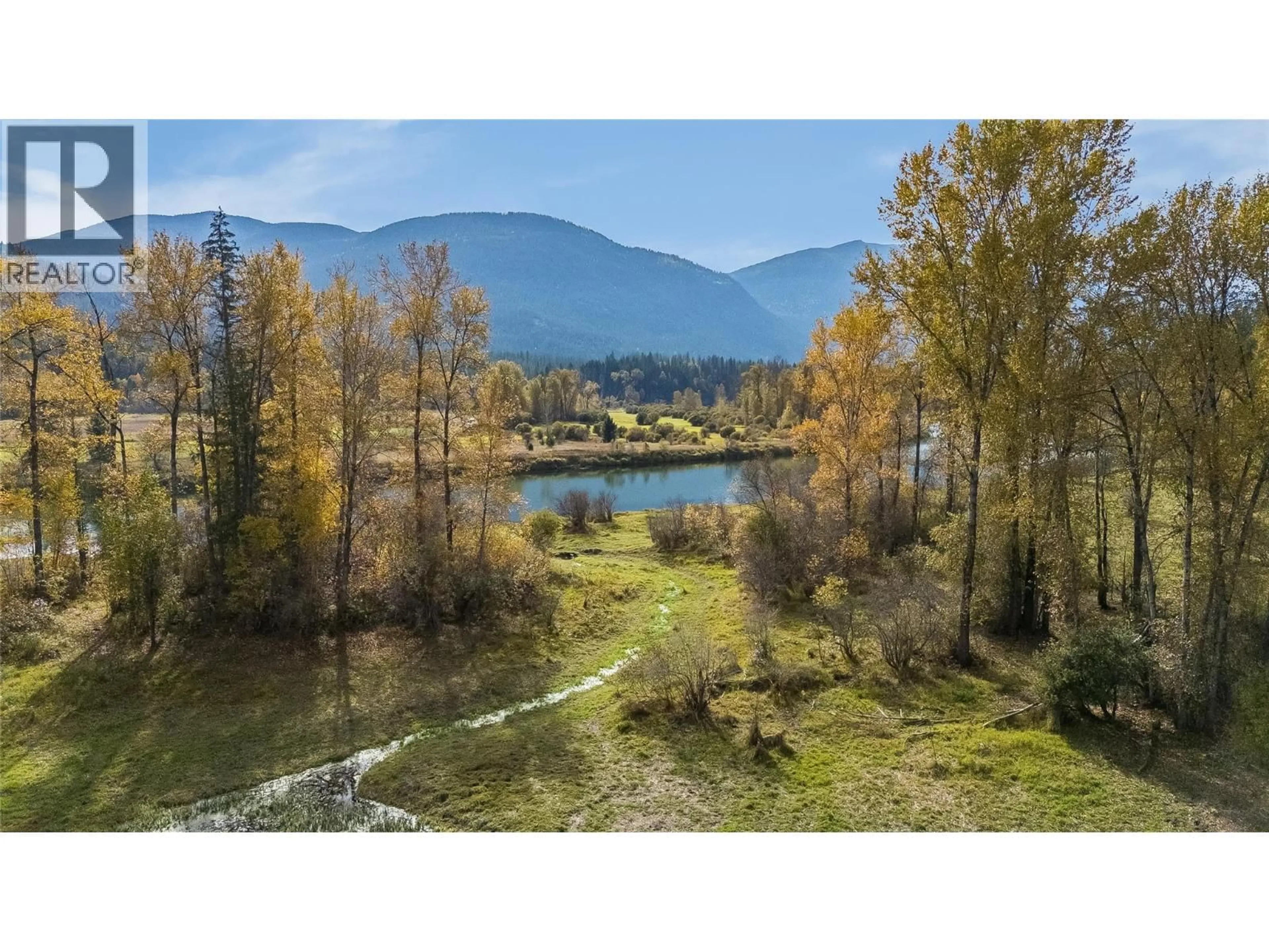 A pic from outside/outdoor area/front of a property/back of a property/a pic from drone, water/lake/river/ocean view for 6238 YOUNGS ROAD, Winlaw British Columbia V0G2J0