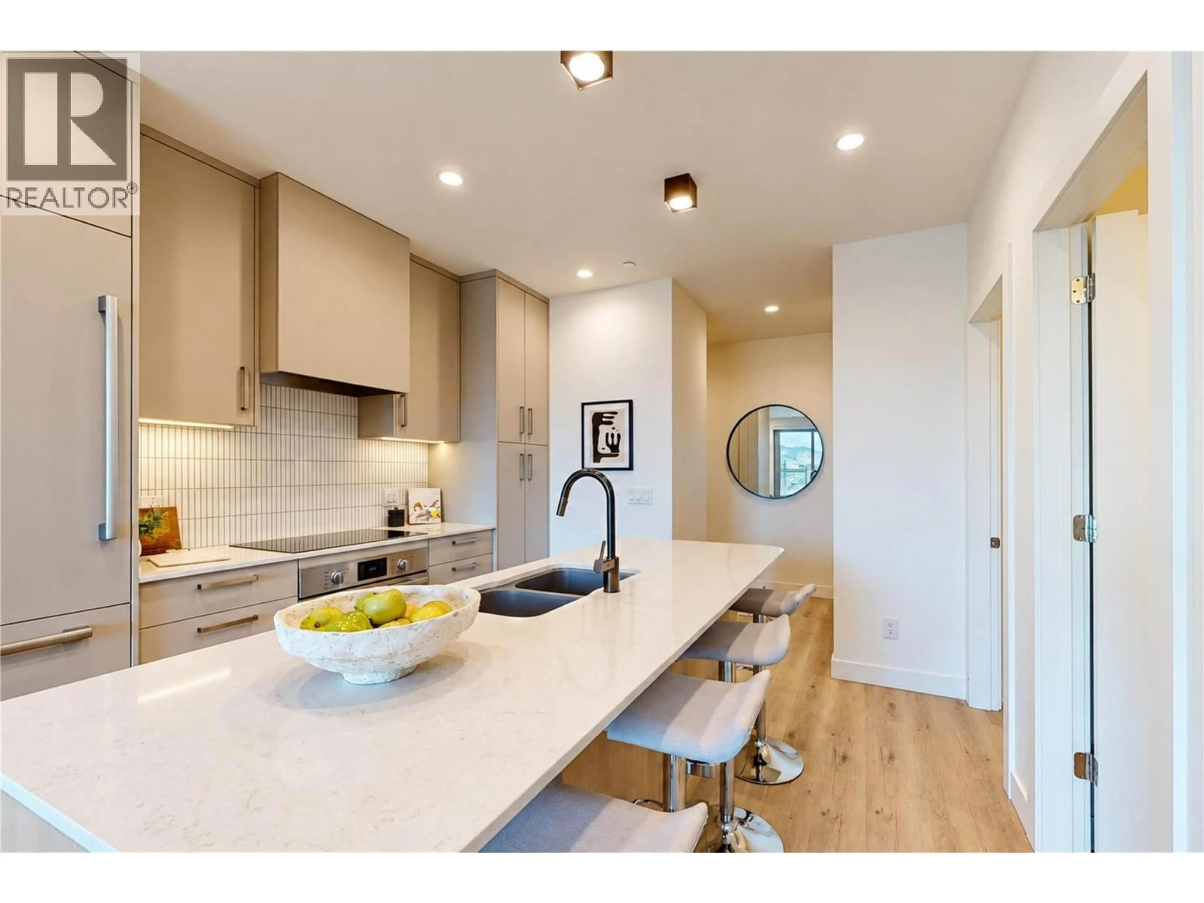 Open concept kitchen, unknown for 804 - 3300 LAKESHORE ROAD, Kelowna British Columbia V1W0J9
