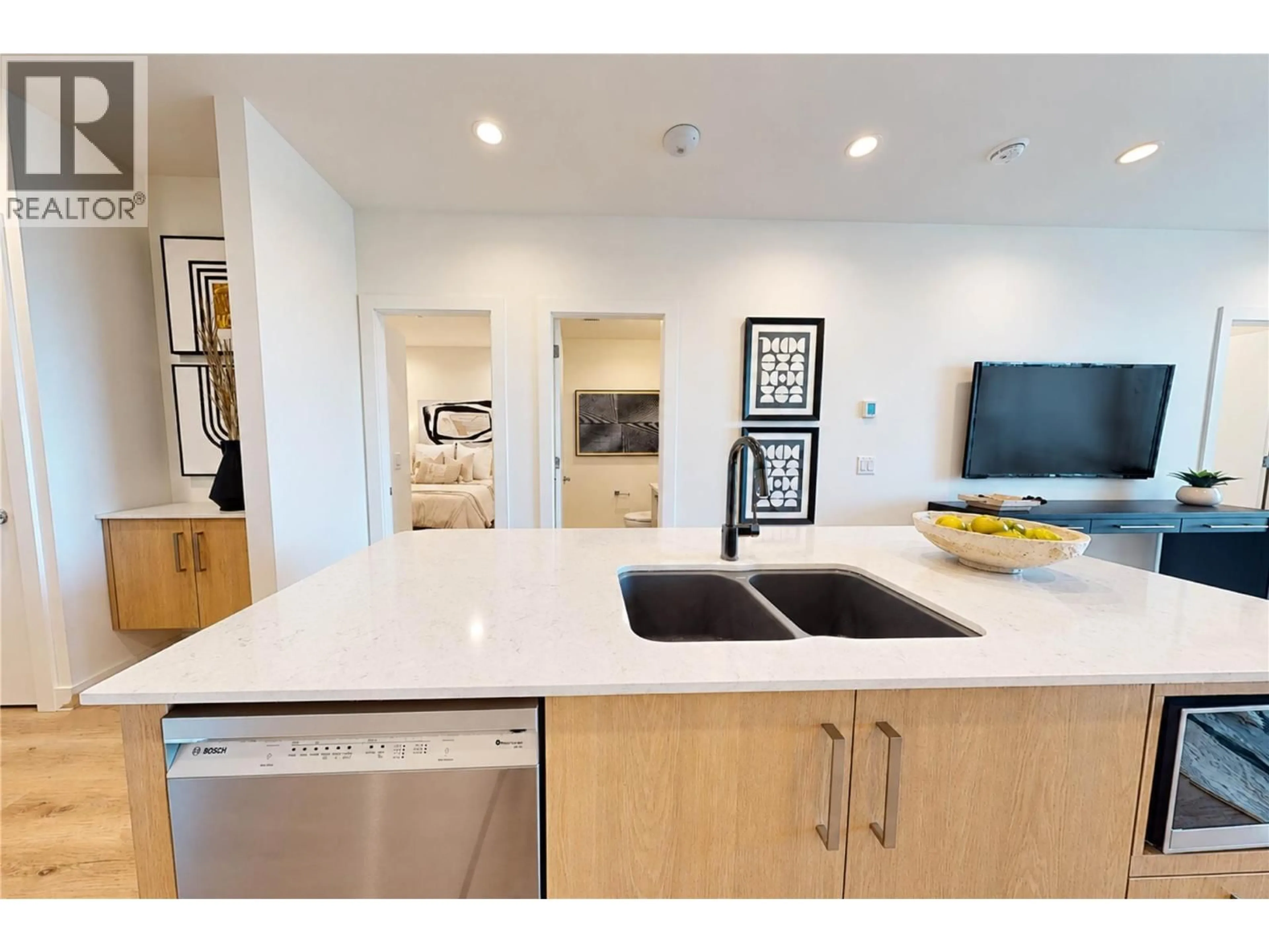 Open concept kitchen, unknown for 804 - 3300 LAKESHORE ROAD, Kelowna British Columbia V1W0J9