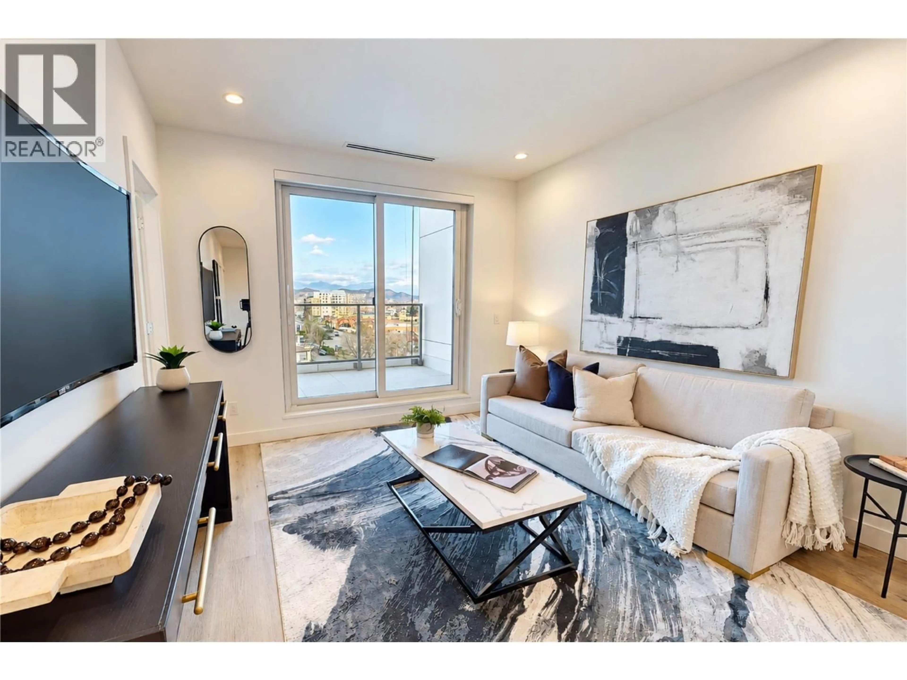 Living room with furniture, unknown for 804 - 3300 LAKESHORE ROAD, Kelowna British Columbia V1W0J9