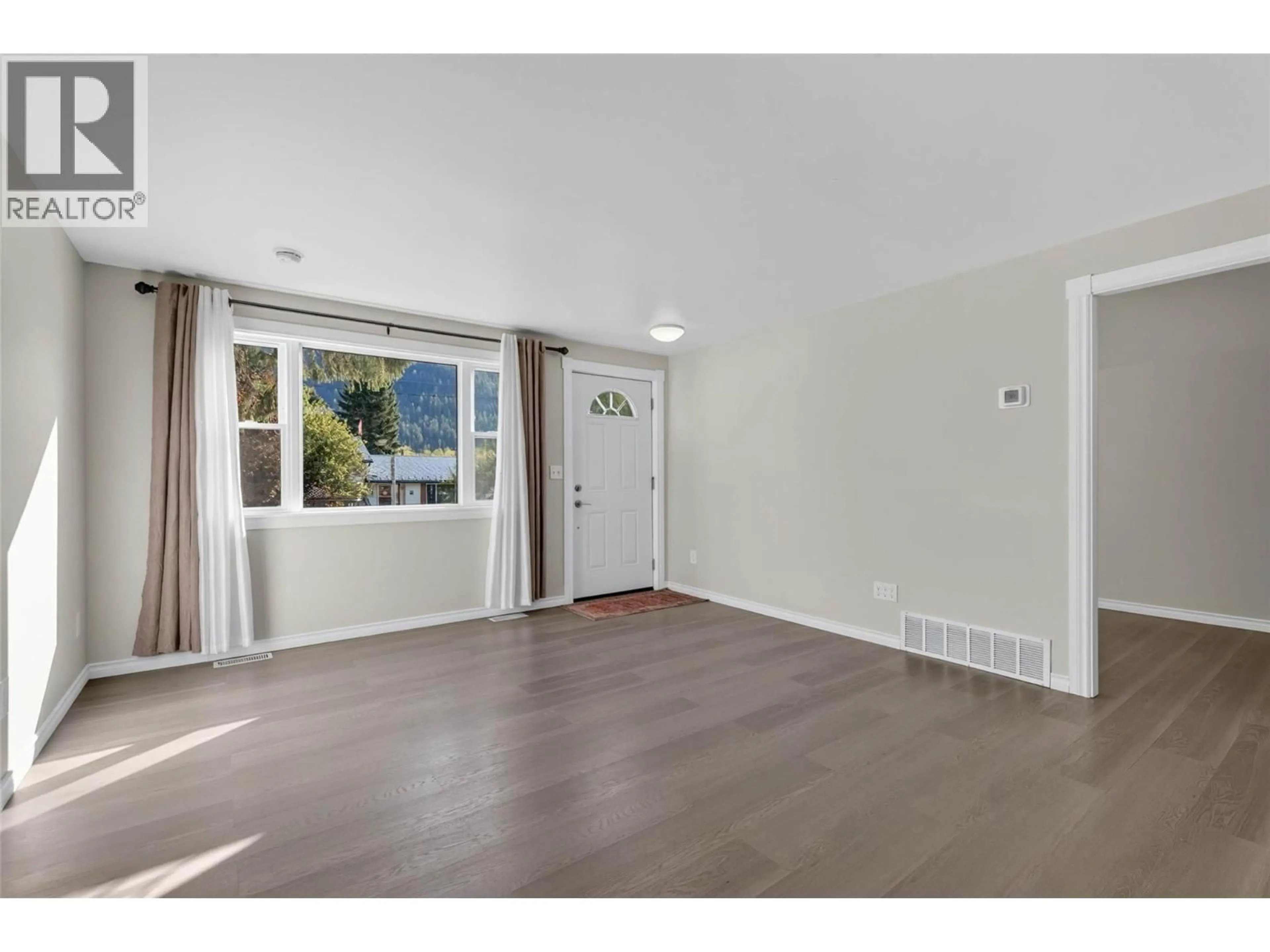 A pic of a room for 902 COTTONWOOD AVENUE, Salmo British Columbia V0G1Z0
