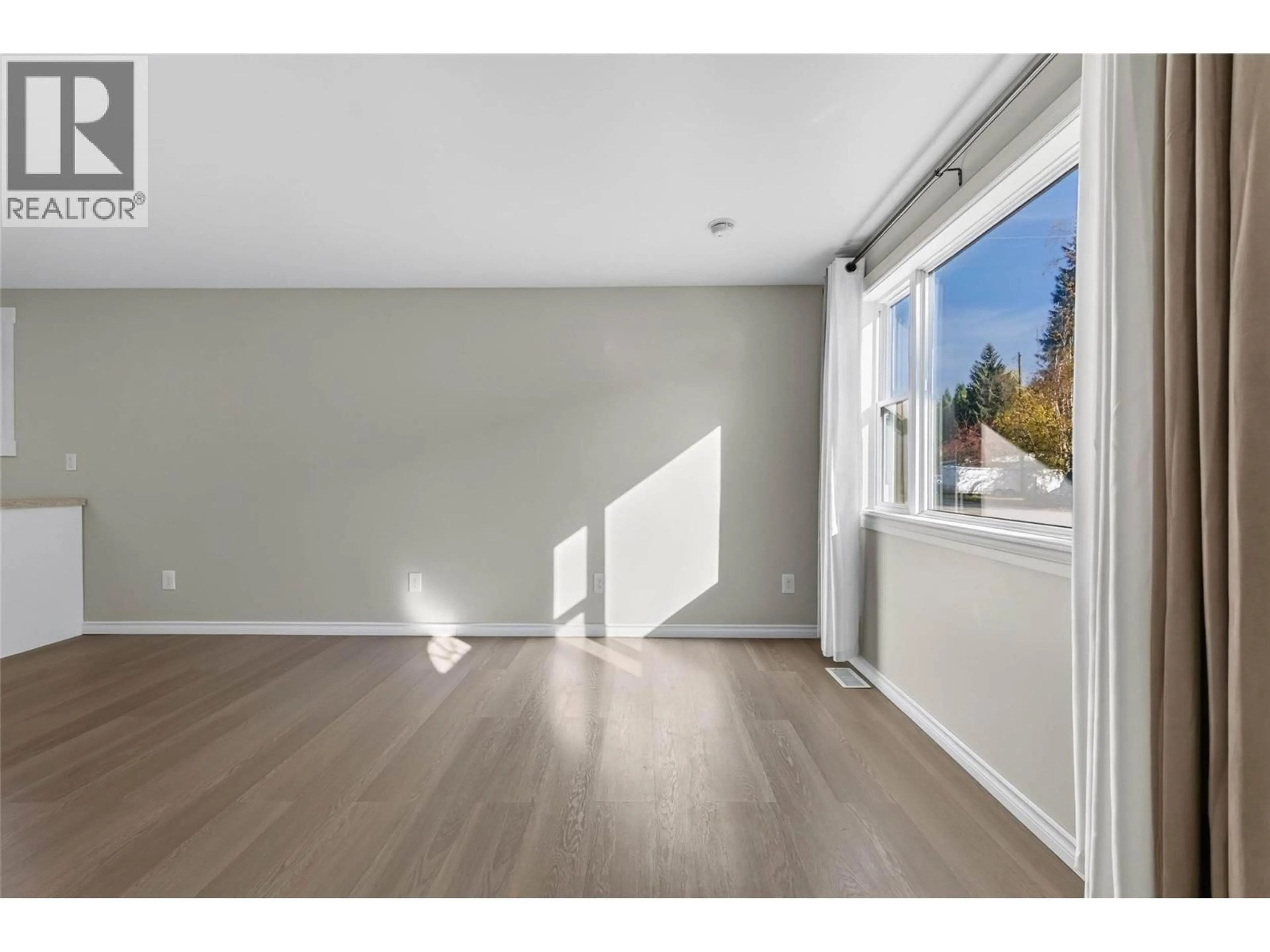 A pic of a room for 902 COTTONWOOD AVENUE, Salmo British Columbia V0G1Z0