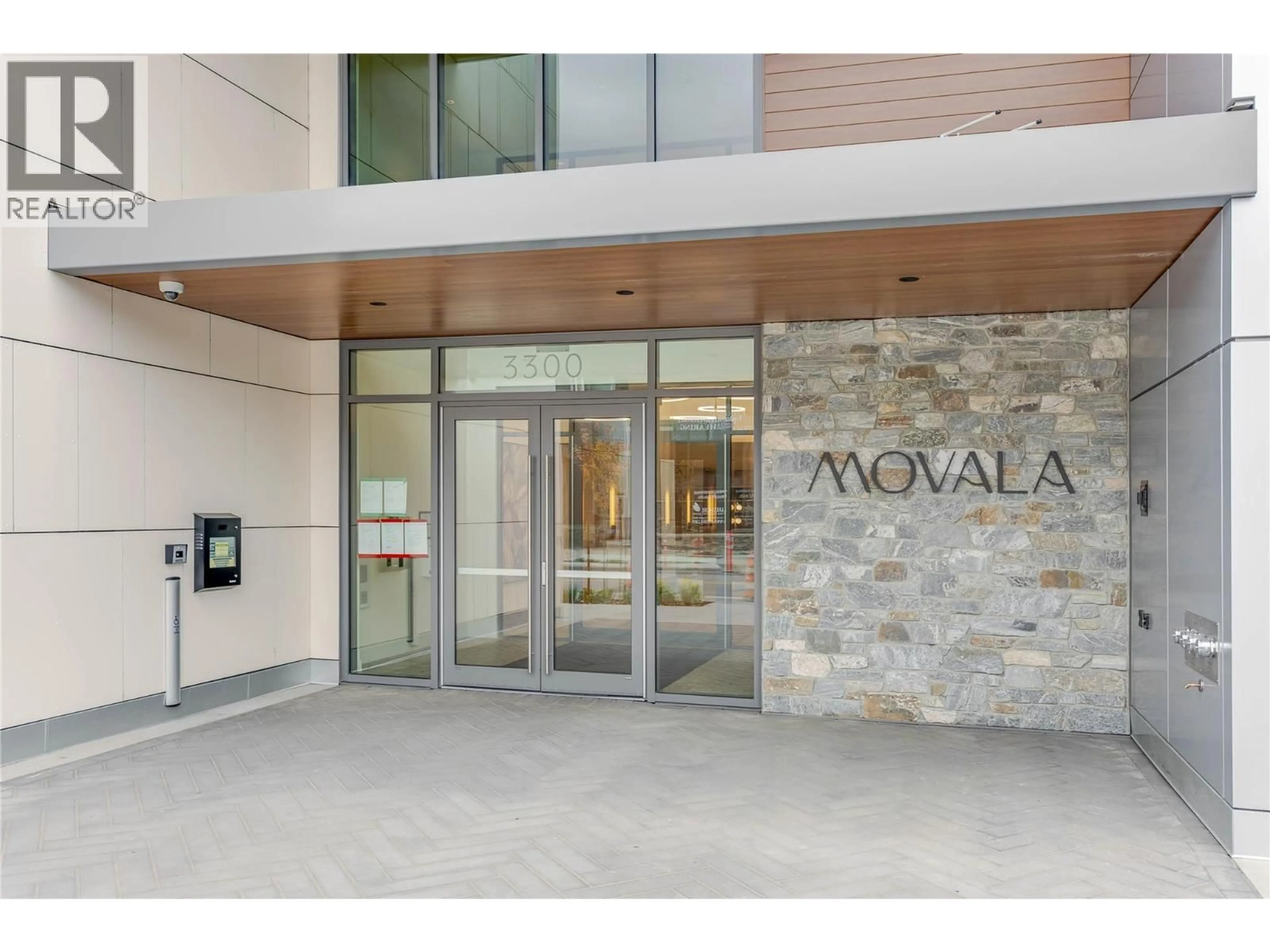 Indoor foyer for 406 - 3300 LAKESHORE ROAD, Kelowna British Columbia V1W0J9