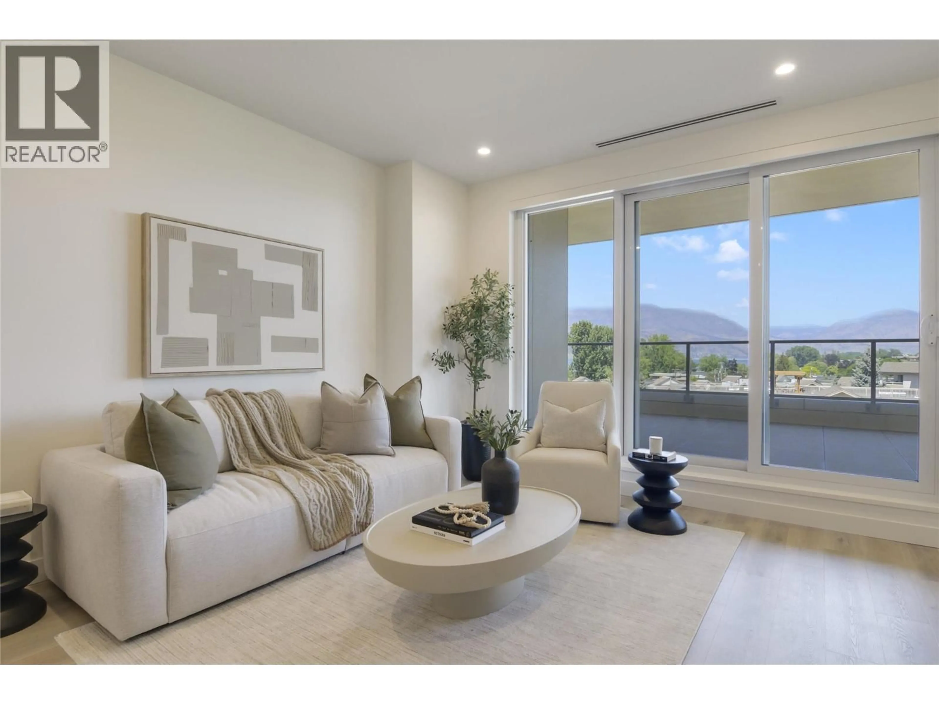Living room with furniture, unknown for 514 - 3300 LAKESHORE ROAD, Kelowna British Columbia V1W0J9