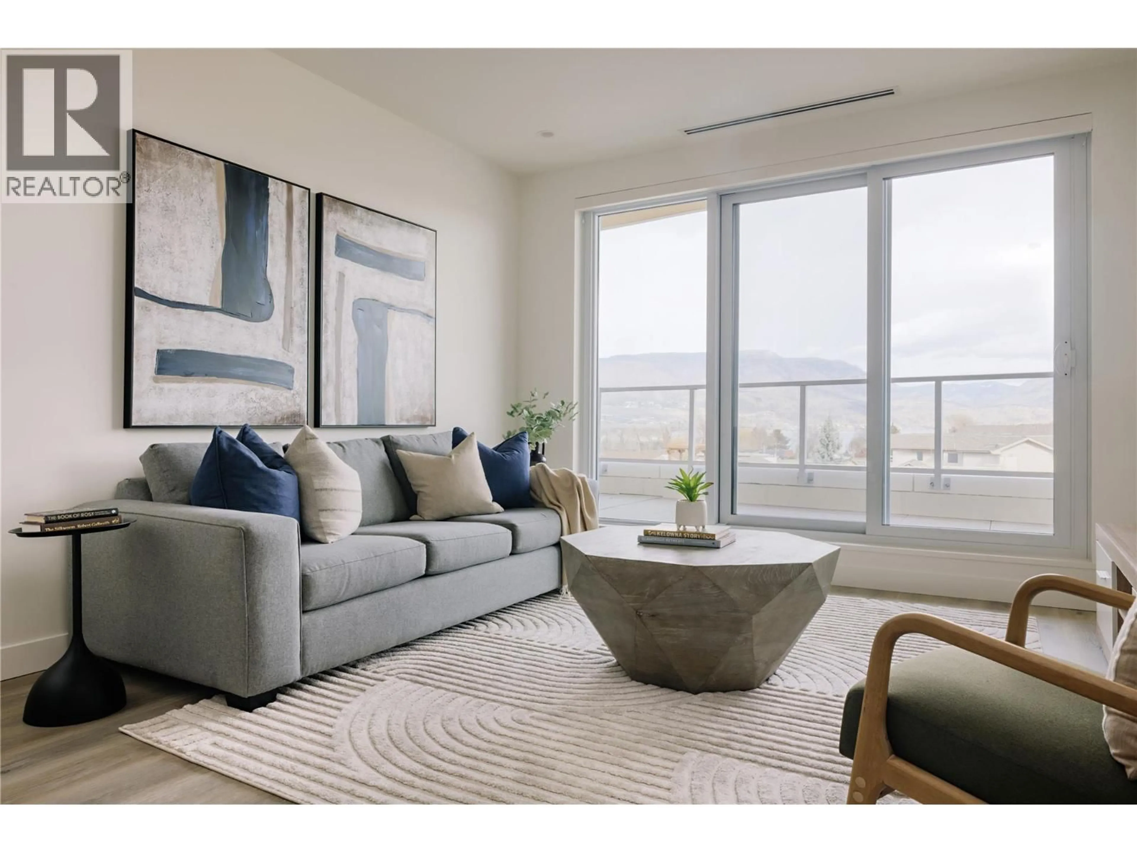 Living room with furniture, unknown for 508 - 3300 LAKESHORE ROAD, Kelowna British Columbia V1W0J9