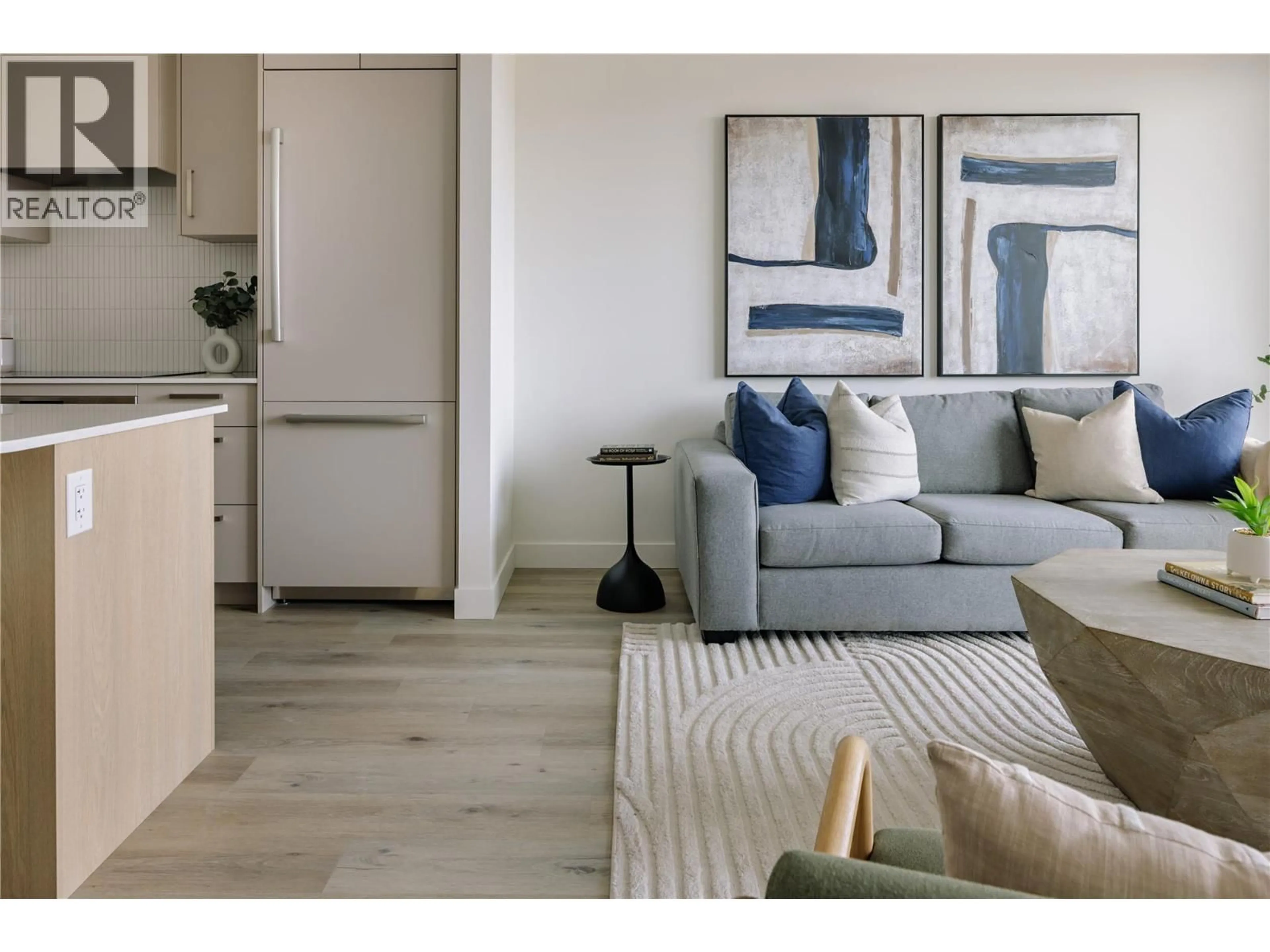 Living room with furniture, unknown for 508 - 3300 LAKESHORE ROAD, Kelowna British Columbia V1W0J9