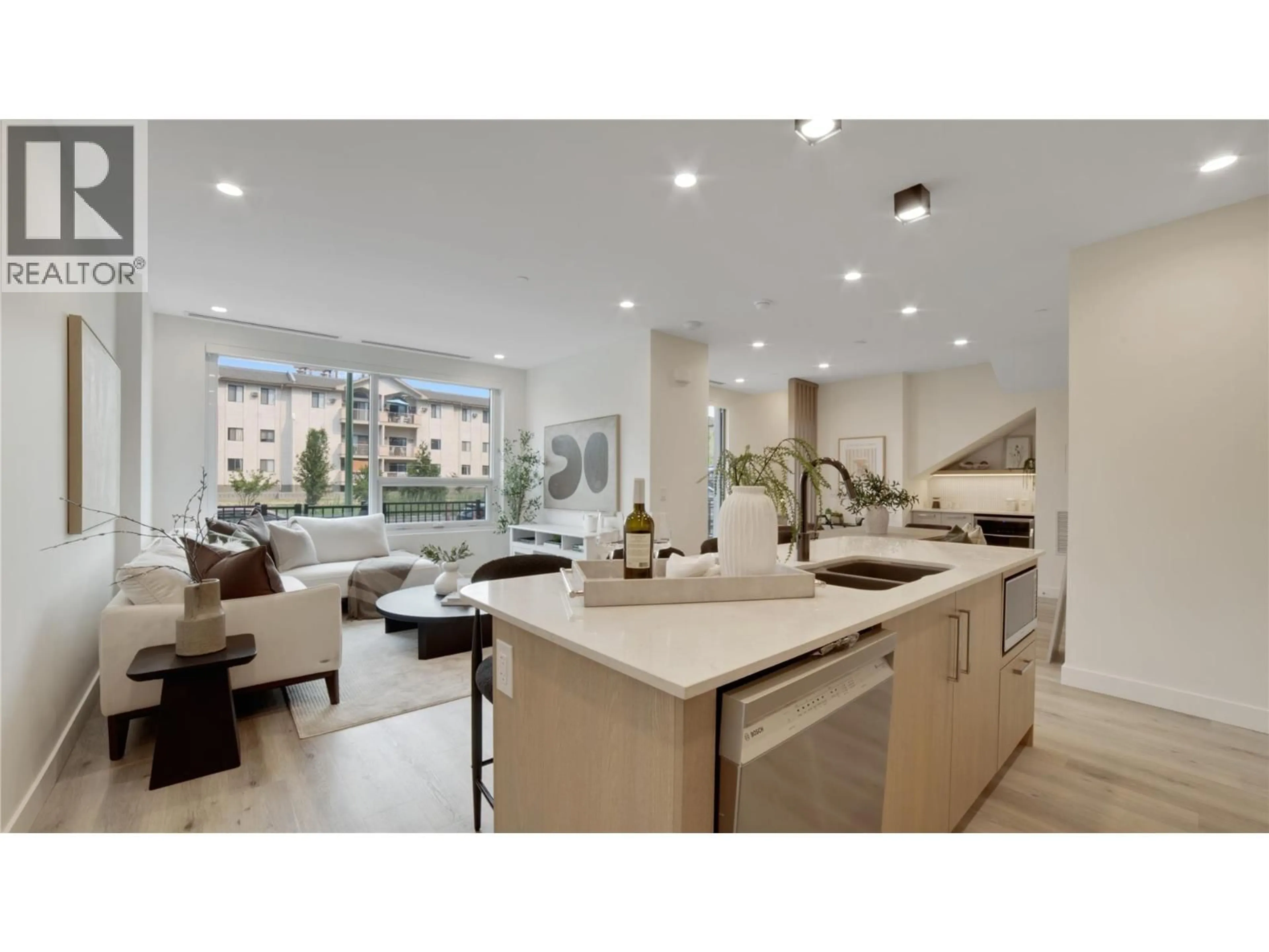 Open concept kitchen, ceramic/tile floor for 472 LANFRANCO ROAD, Kelowna British Columbia V1W0H6