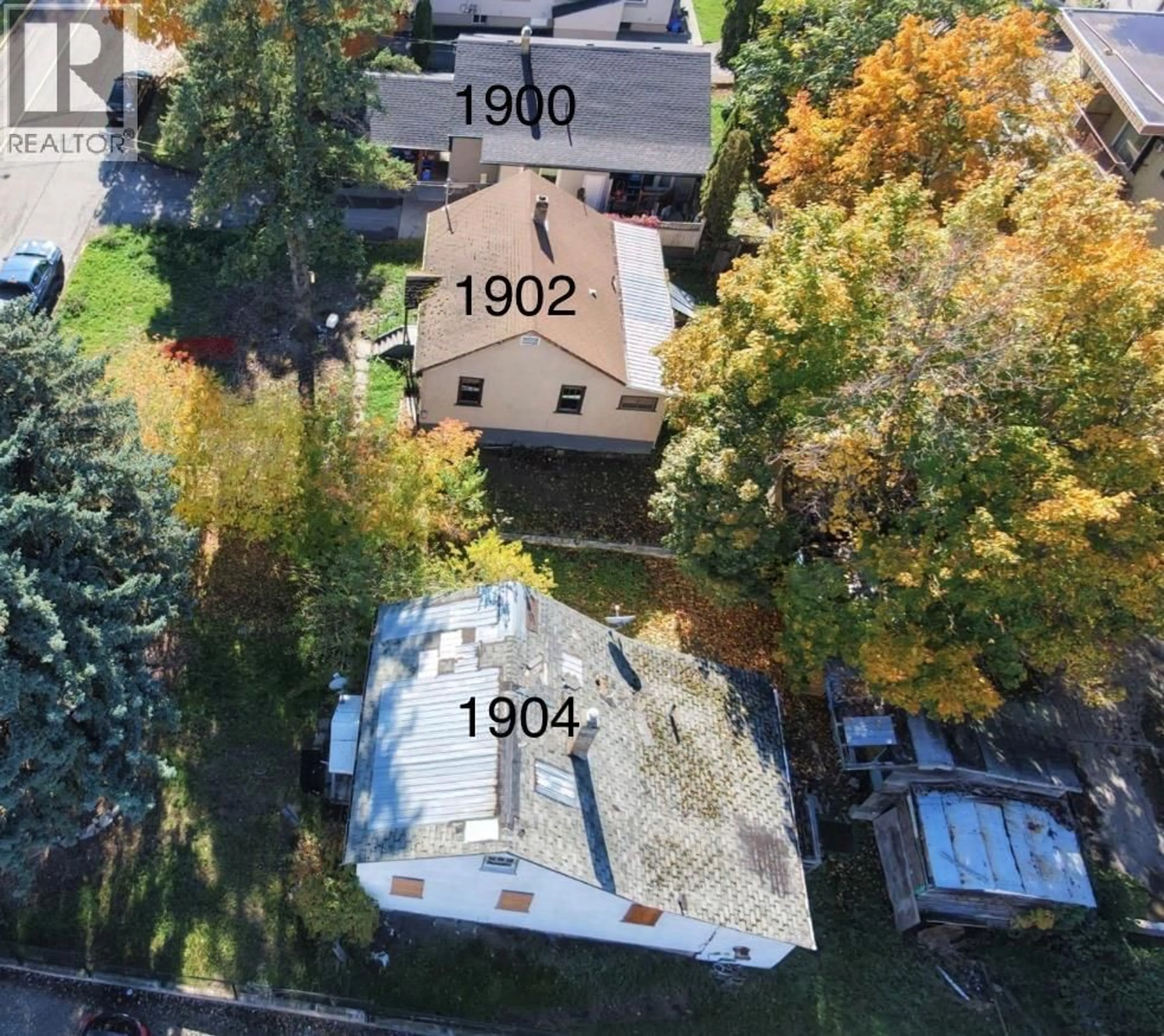 A pic from outside/outdoor area/front of a property/back of a property/a pic from drone, street for 31 STREET, Vernon British Columbia V1T5G9