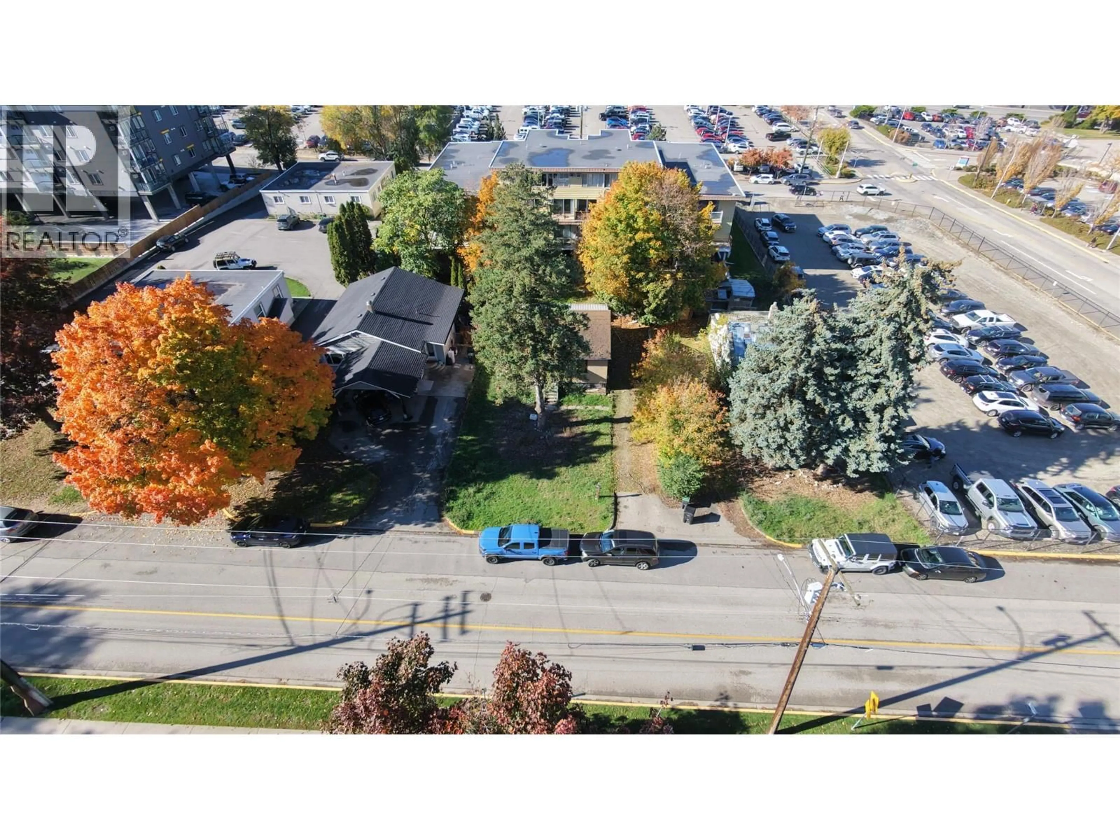 A pic from outside/outdoor area/front of a property/back of a property/a pic from drone, street for 31 STREET, Vernon British Columbia V1T5G9