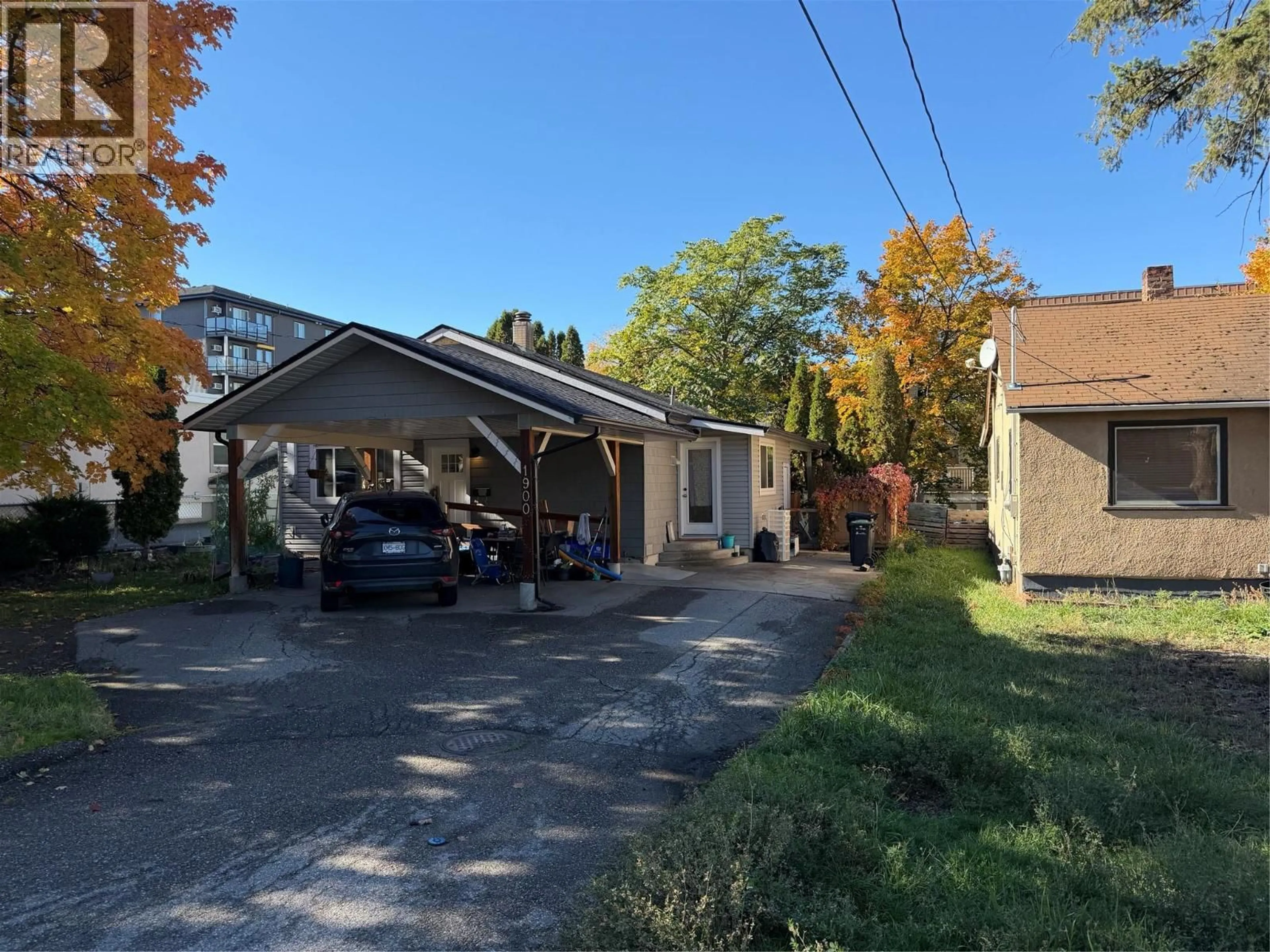 A pic from outside/outdoor area/front of a property/back of a property/a pic from drone, street for 31 STREET, Vernon British Columbia V1T5G9