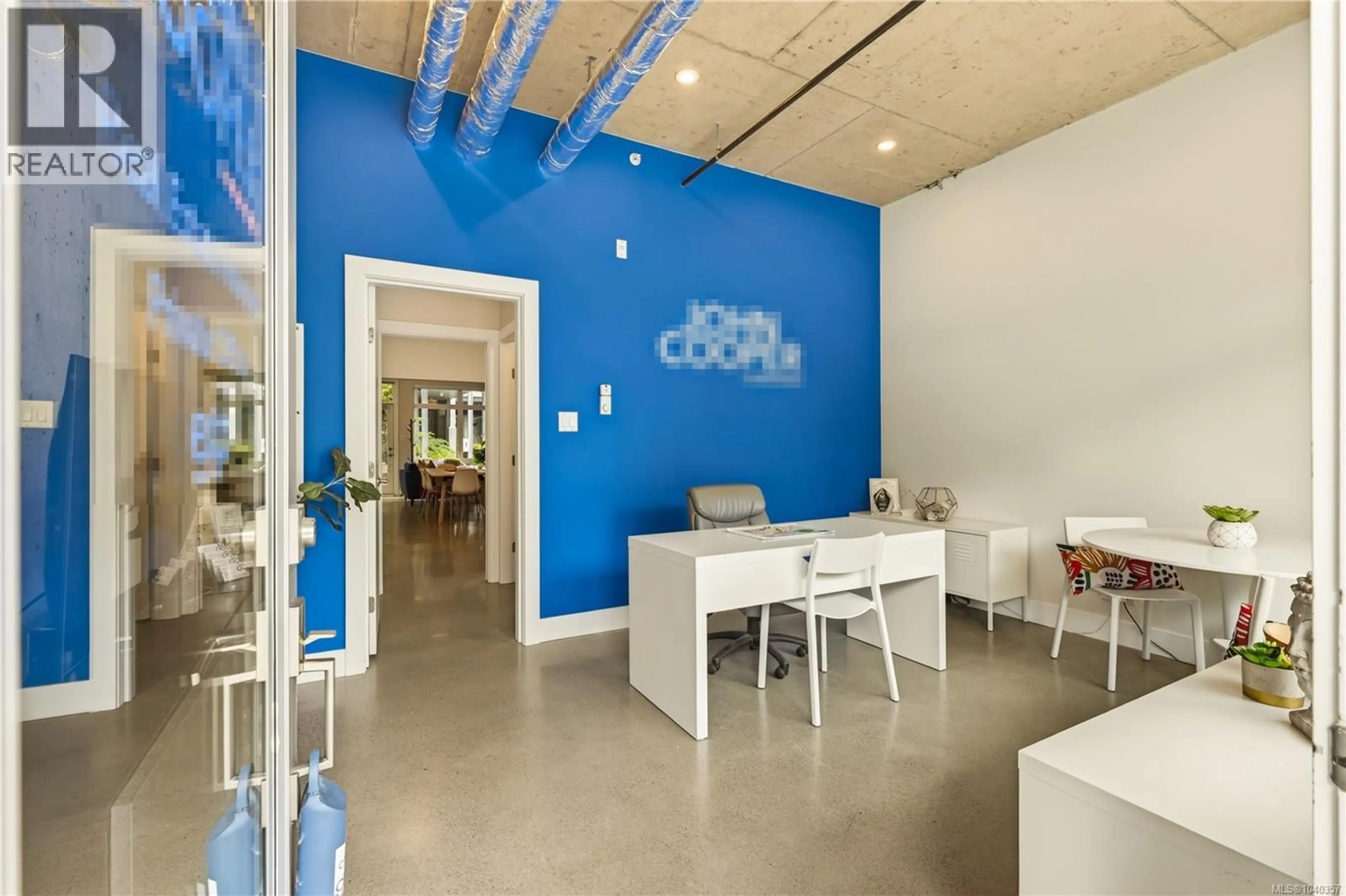 Indoor foyer for 103 - 91 CHAPEL STREET, Nanaimo British Columbia V9R0J3