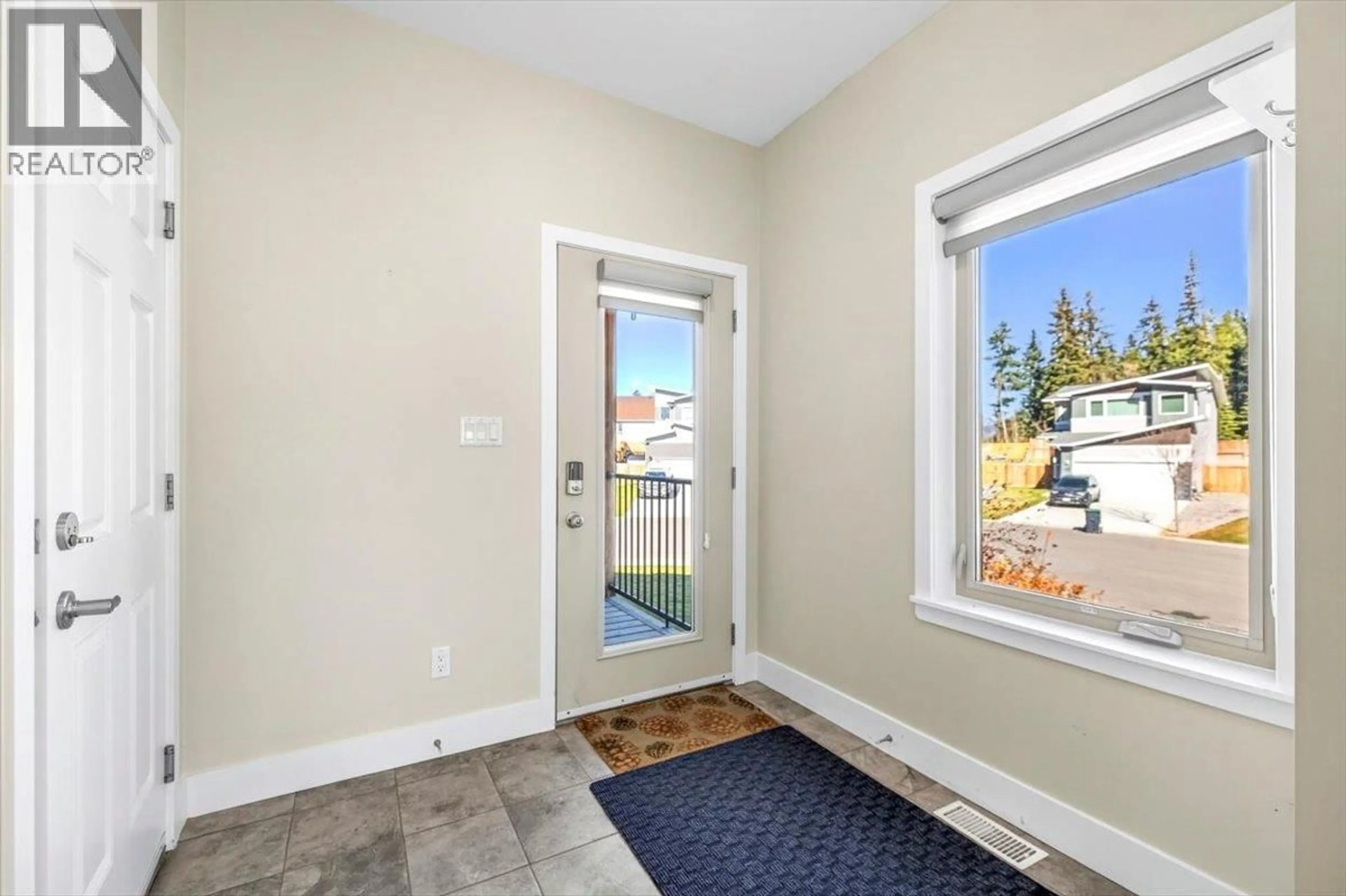 Indoor entryway for 1308 CHERRYWOOD BOULEVARD, Sparwood British Columbia V0B2G2