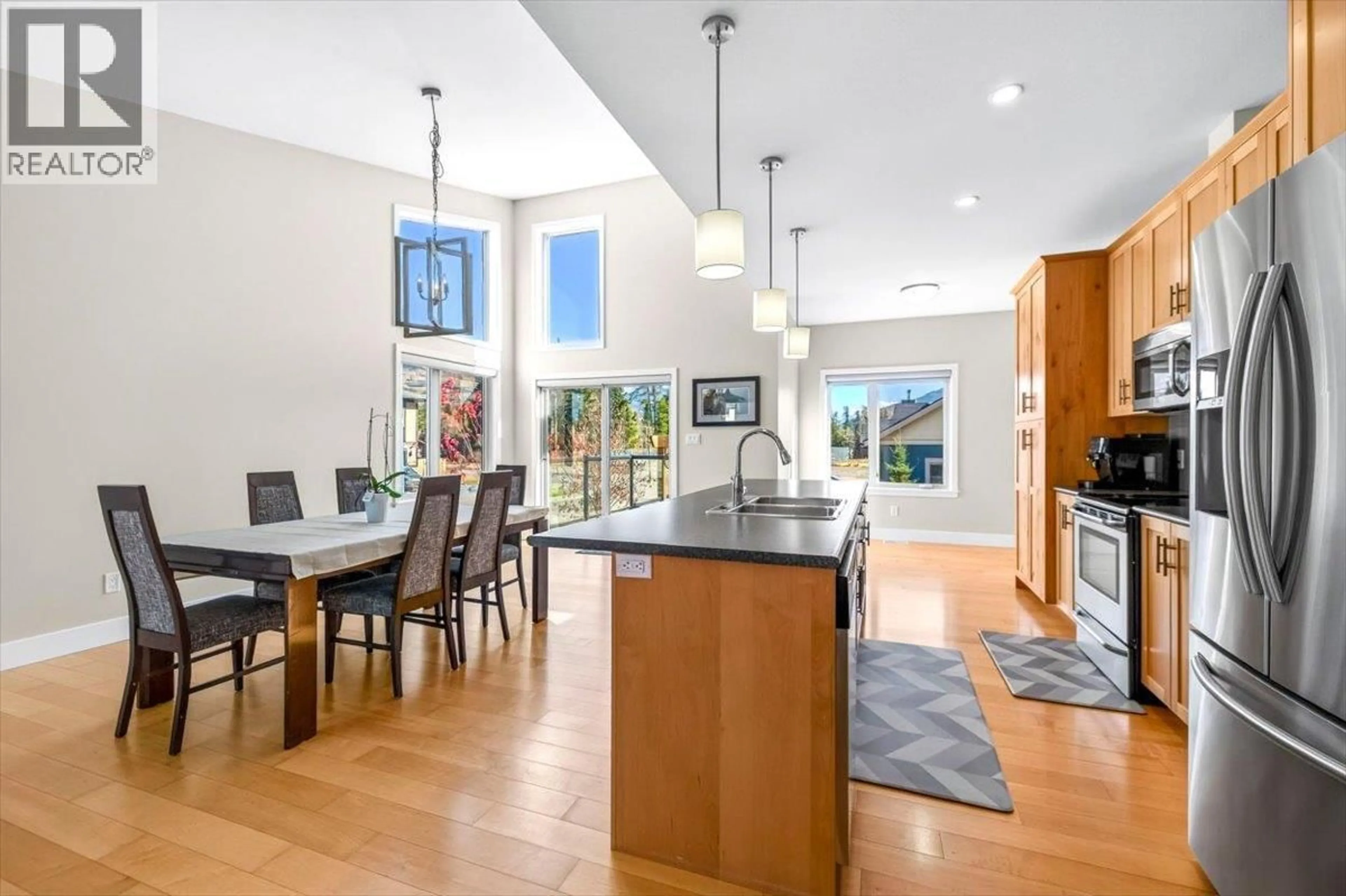 Open concept kitchen, unknown for 1308 CHERRYWOOD BOULEVARD, Sparwood British Columbia V0B2G2