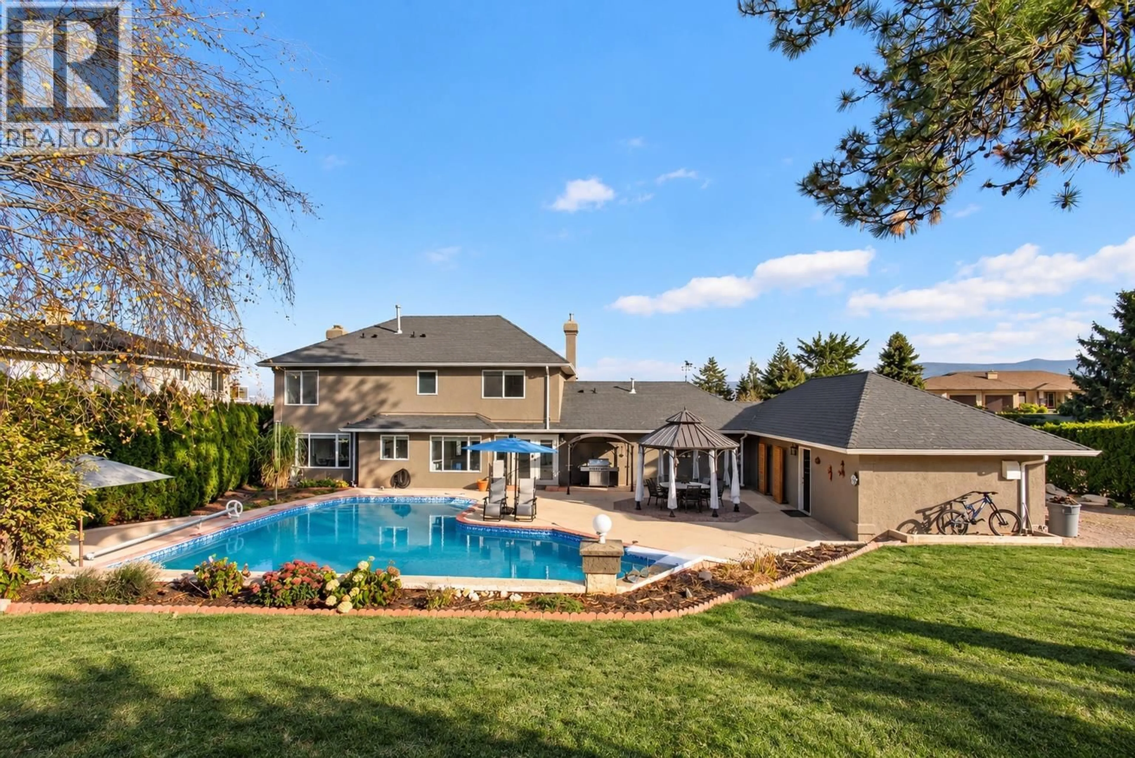 A pic from outside/outdoor area/front of a property/back of a property/a pic from drone, water/lake/river/ocean view for 3016 LAKEVIEW COVE ROAD, West Kelowna British Columbia V1Z3P7