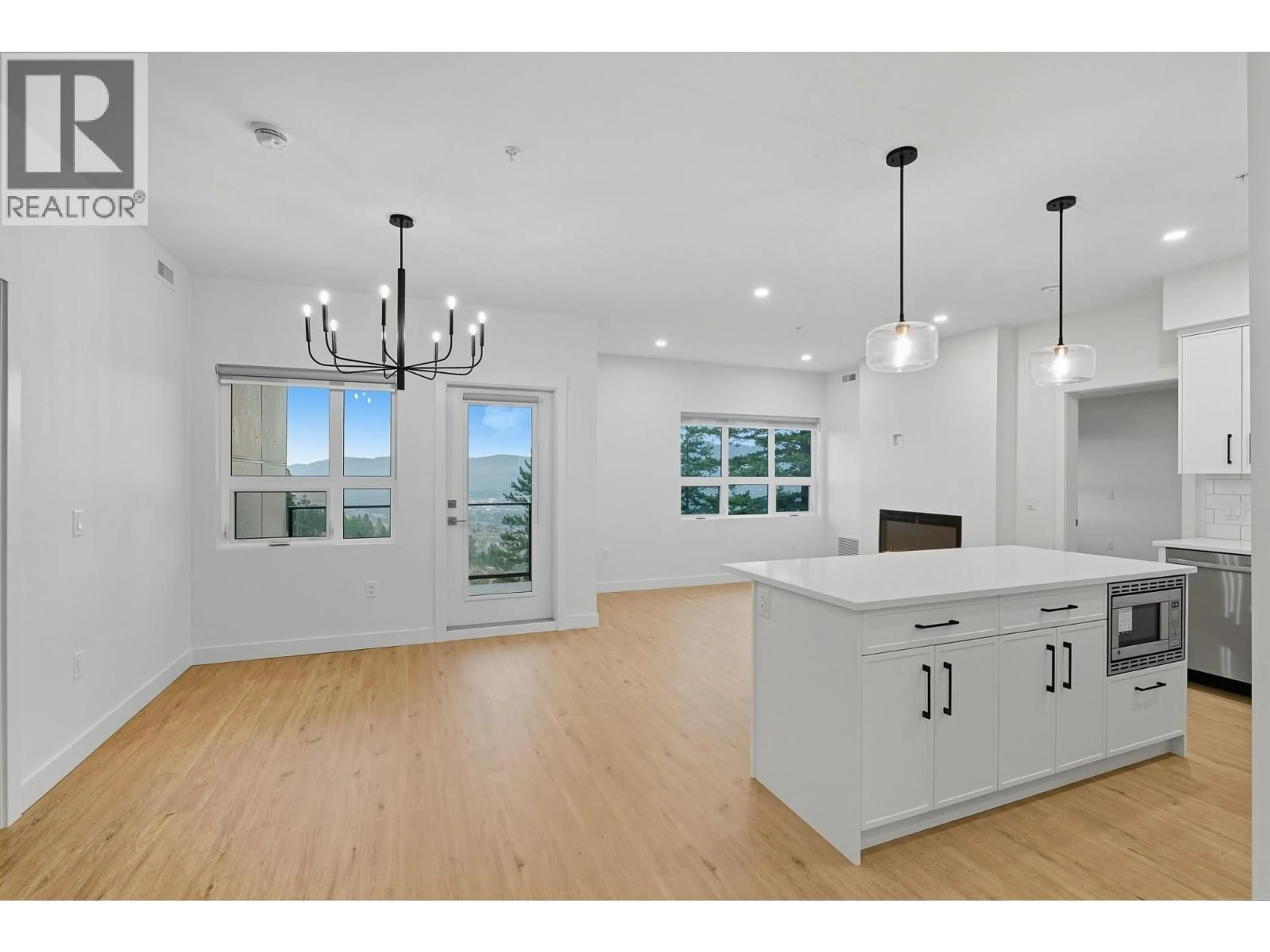 Open concept kitchen, unknown for 204 - 1844 QU'APPELLE BOULEVARD, Kamloops British Columbia V2E0E8