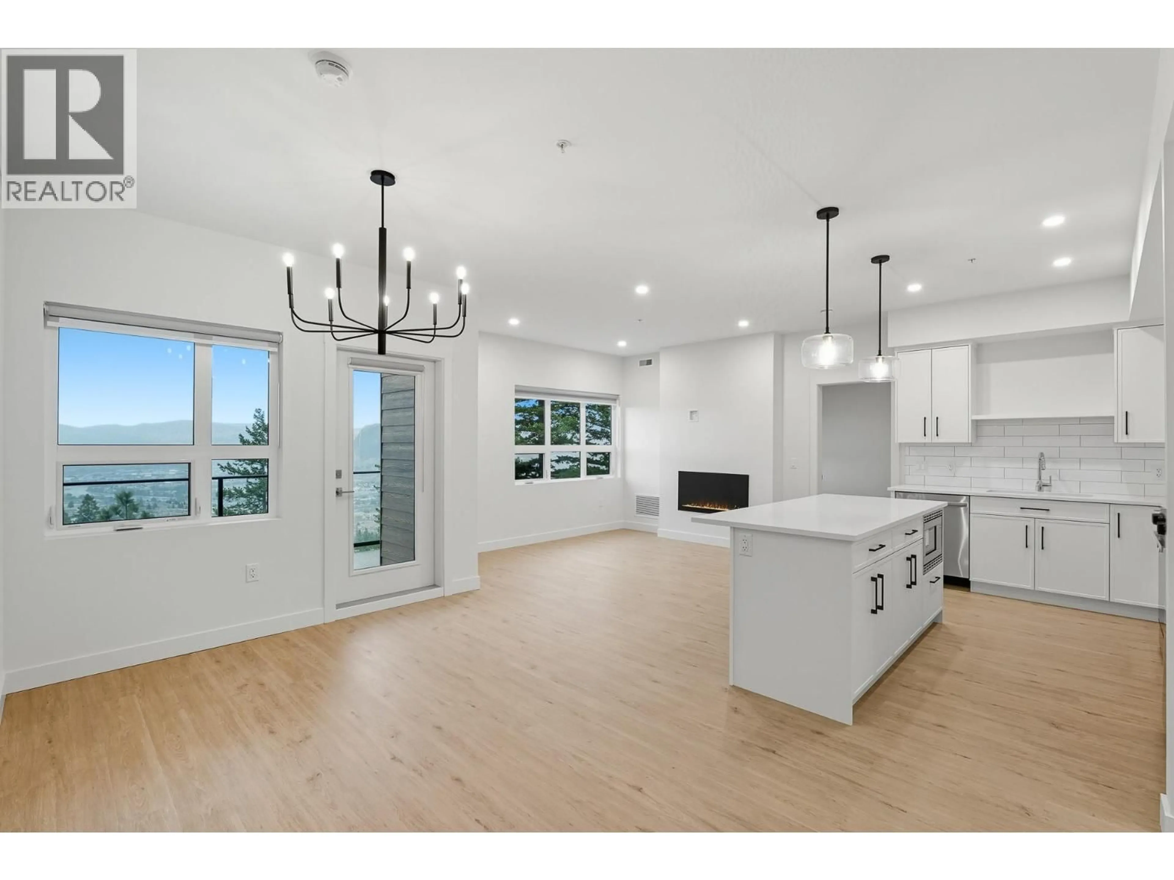 Open concept kitchen, unknown for 204 - 1844 QU'APPELLE BOULEVARD, Kamloops British Columbia V2E0E8