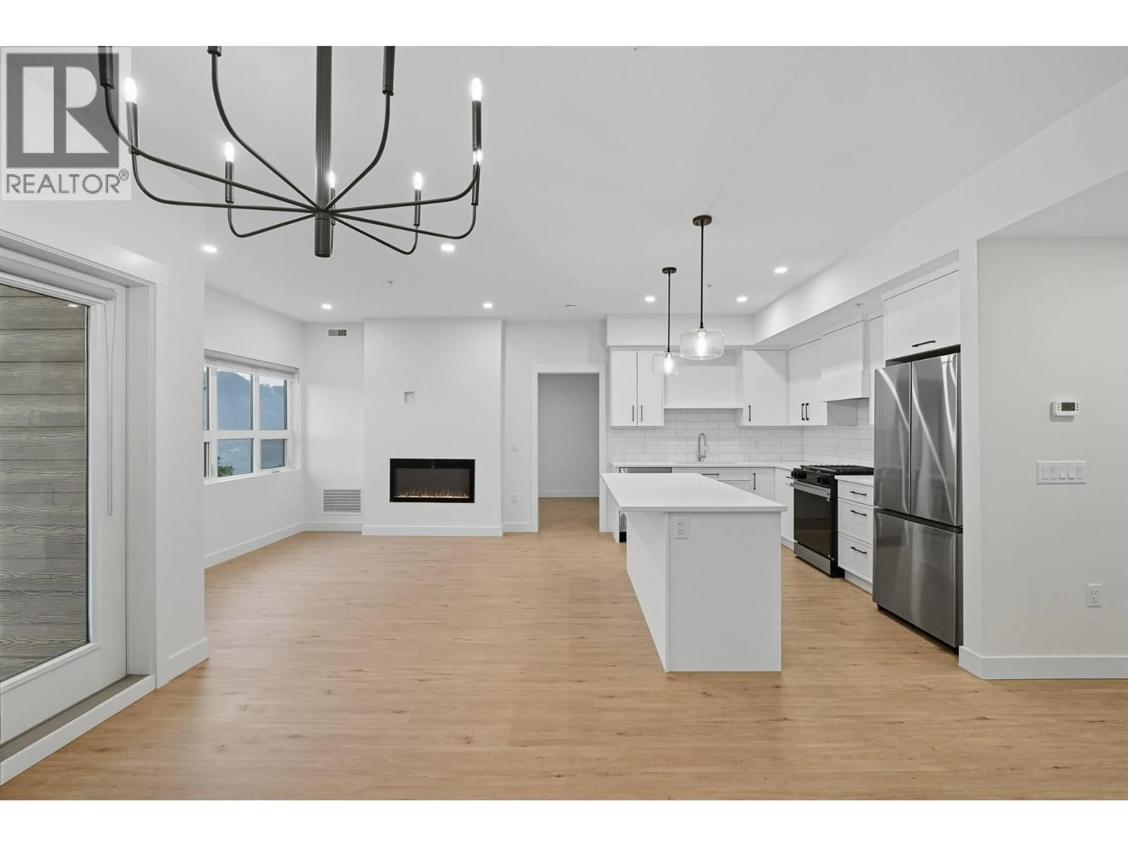 Open concept kitchen, unknown for 204 - 1844 QU'APPELLE BOULEVARD, Kamloops British Columbia V2E0E8