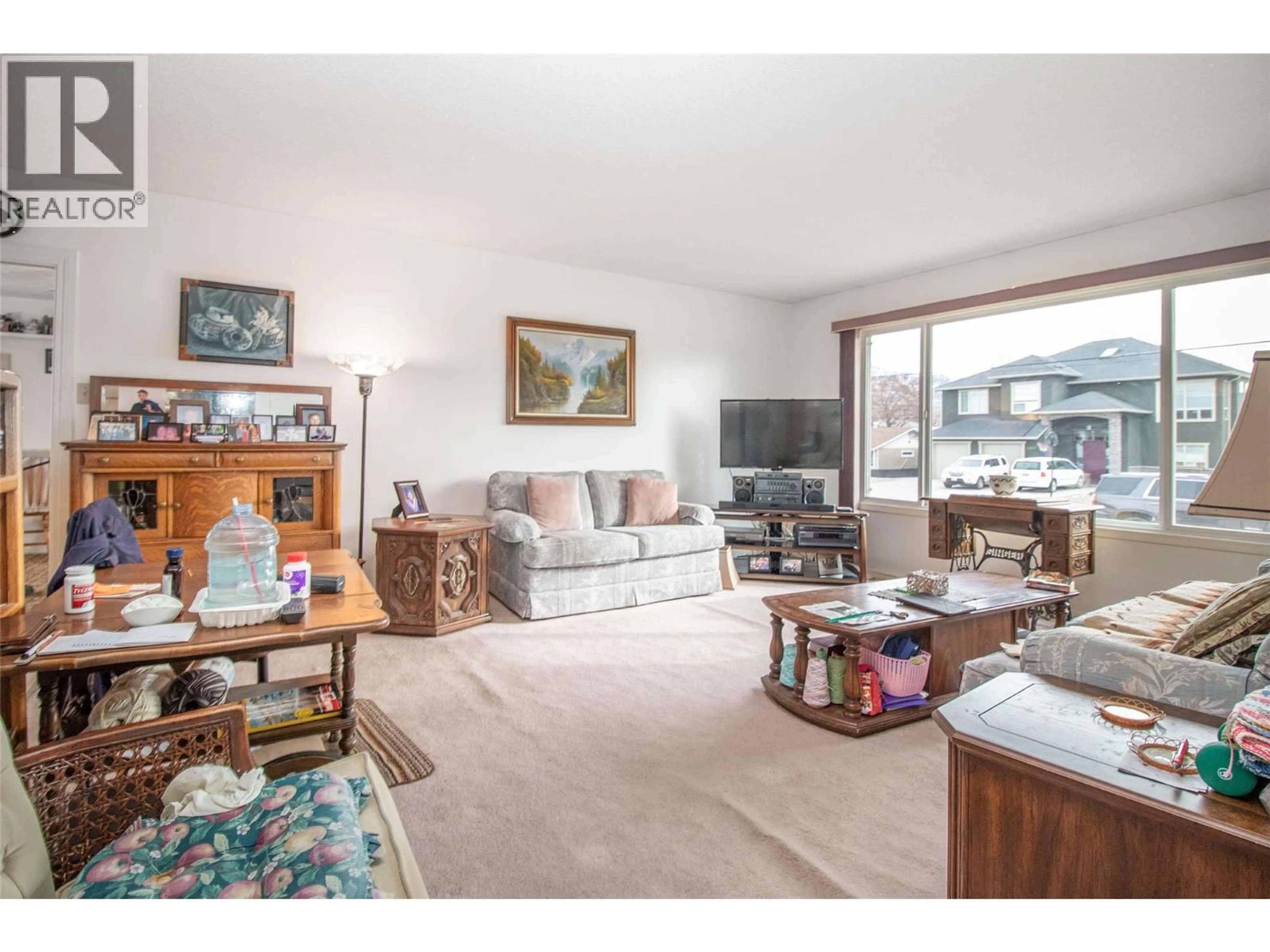 Living room with furniture, unknown for 440 HARDIE ROAD, Kelowna British Columbia V1X2H2