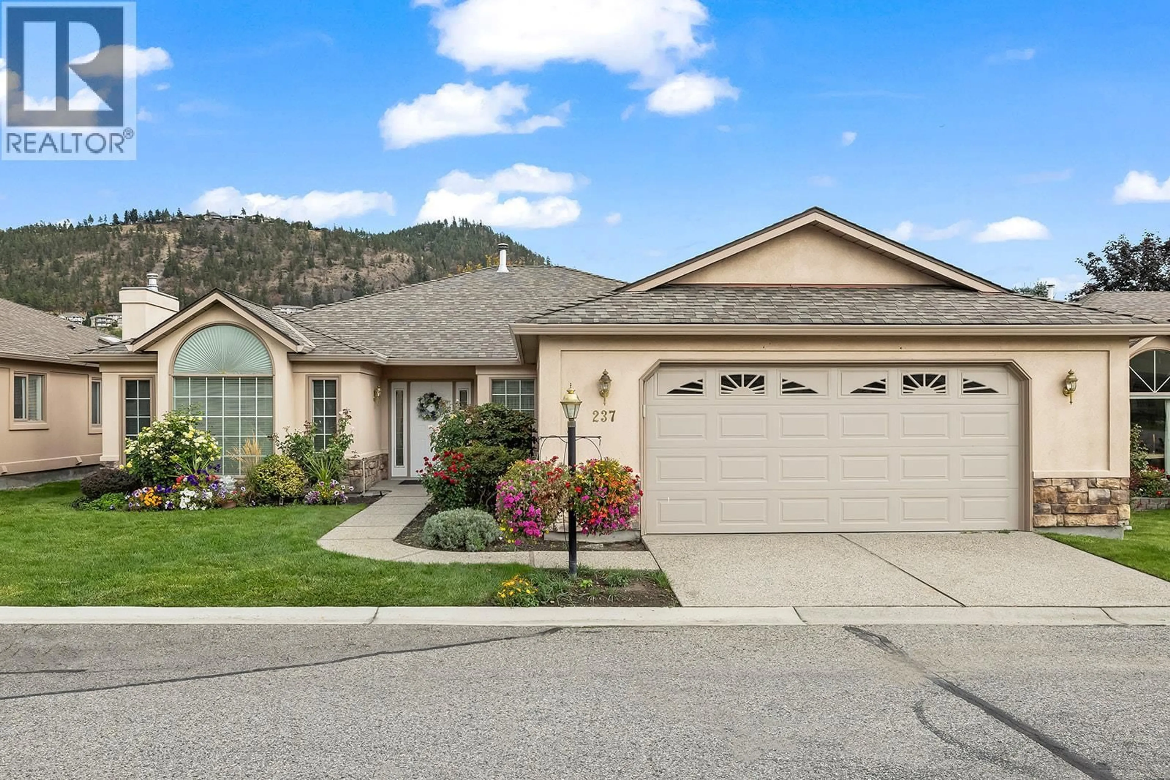 Home with vinyl exterior material, mountain view for 237 - 595 YATES ROAD, Kelowna British Columbia V1V1P8