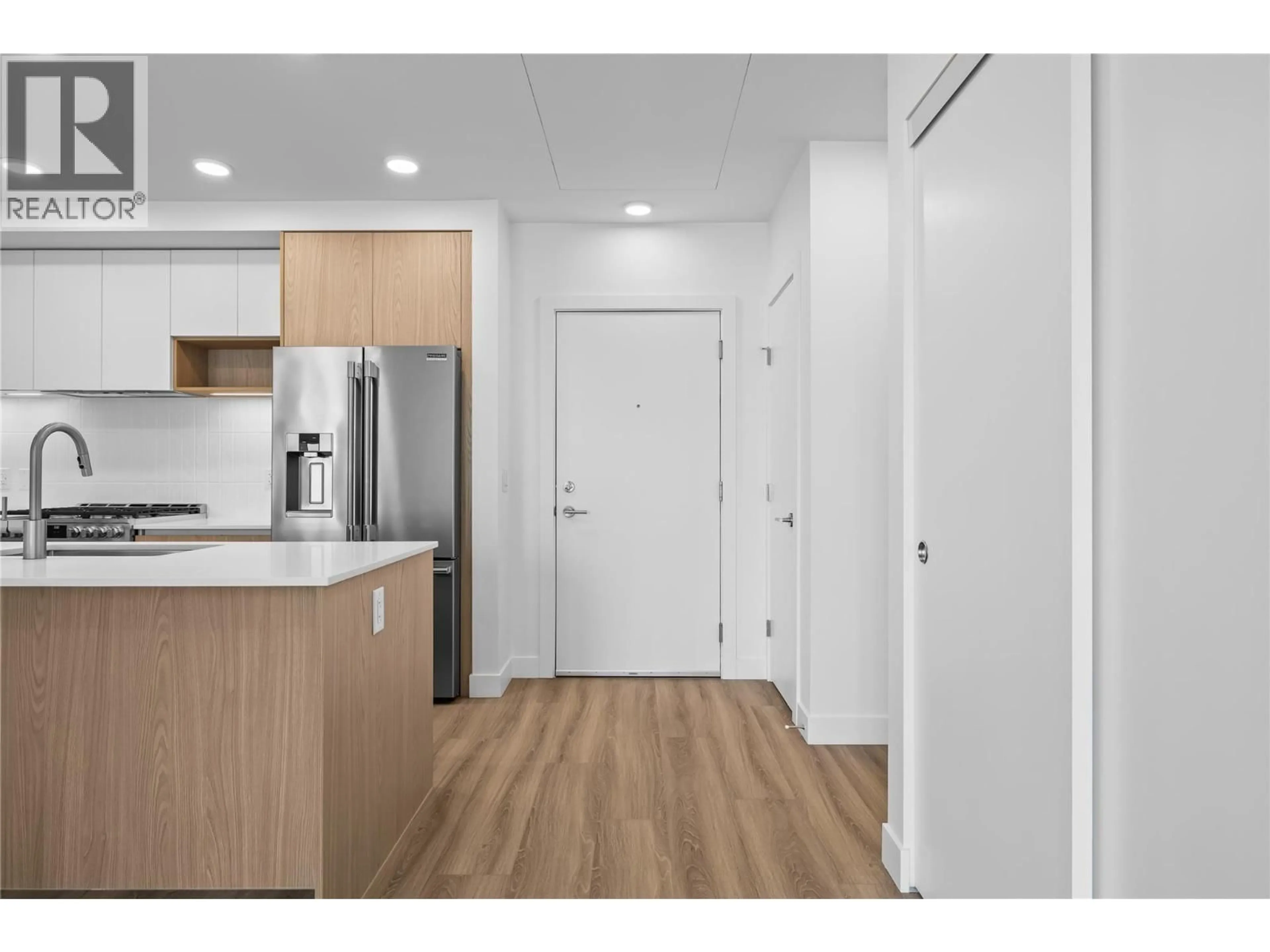 Standard kitchen, unknown for 208 - 2760 OLALLA ROAD, West Kelowna British Columbia V1Z2A9