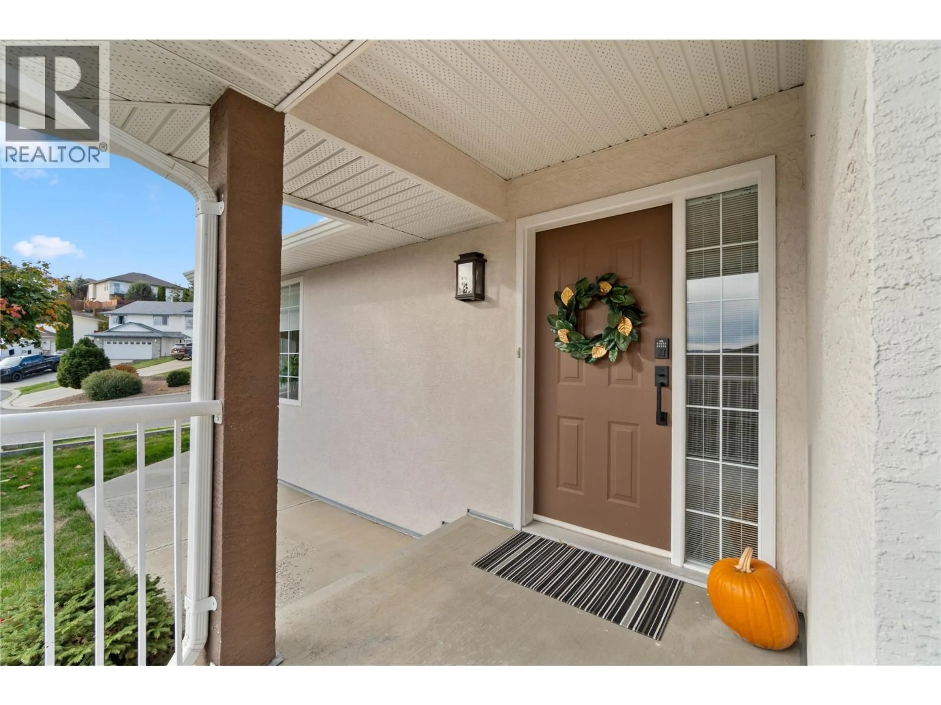 Indoor entryway for 870 REGENT CRESCENT, Kamloops British Columbia V1S1X1