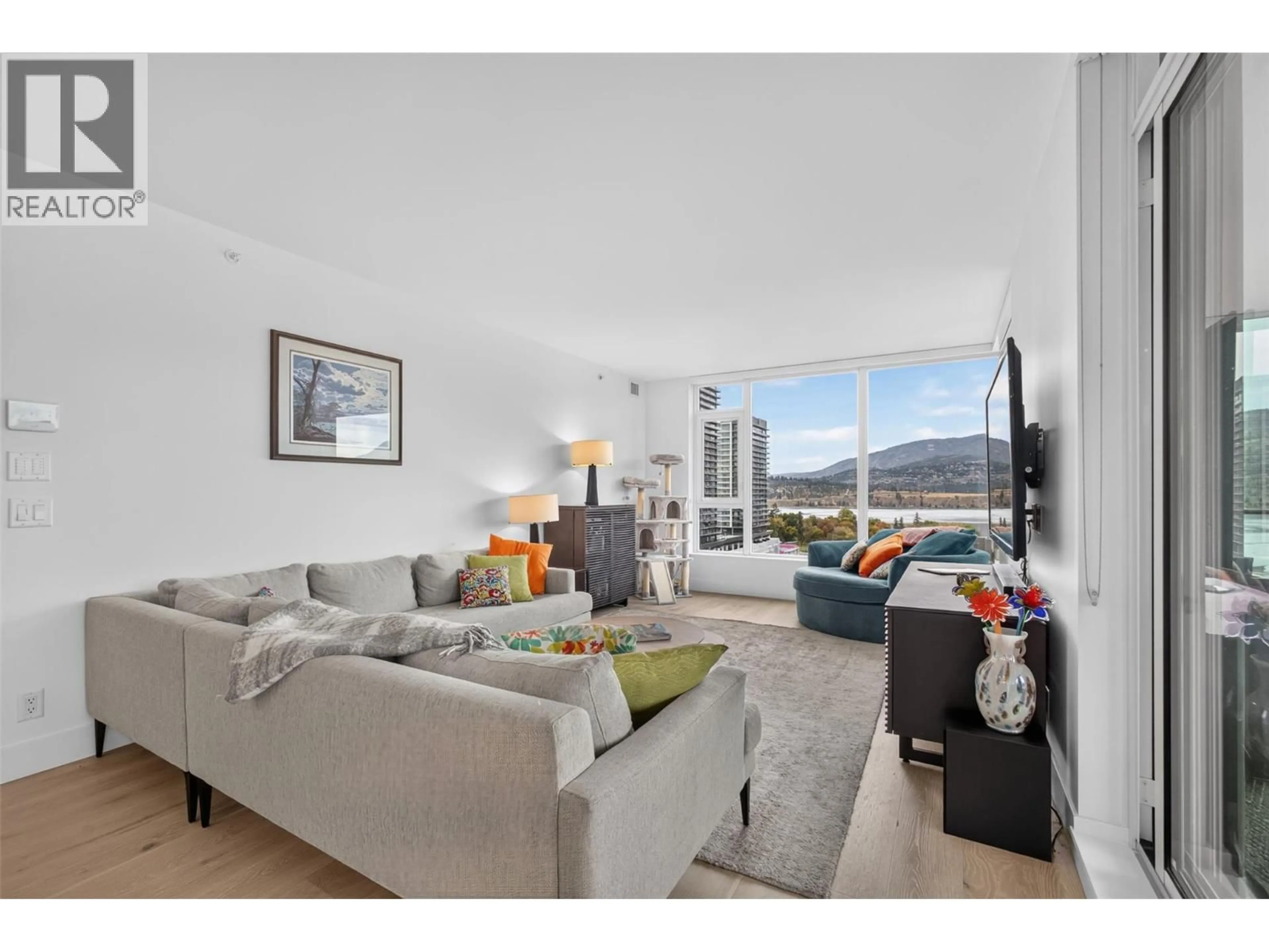 Living room with furniture, unknown for 1509 - 1588 ELLIS STREET, Kelowna British Columbia V1Y2A6