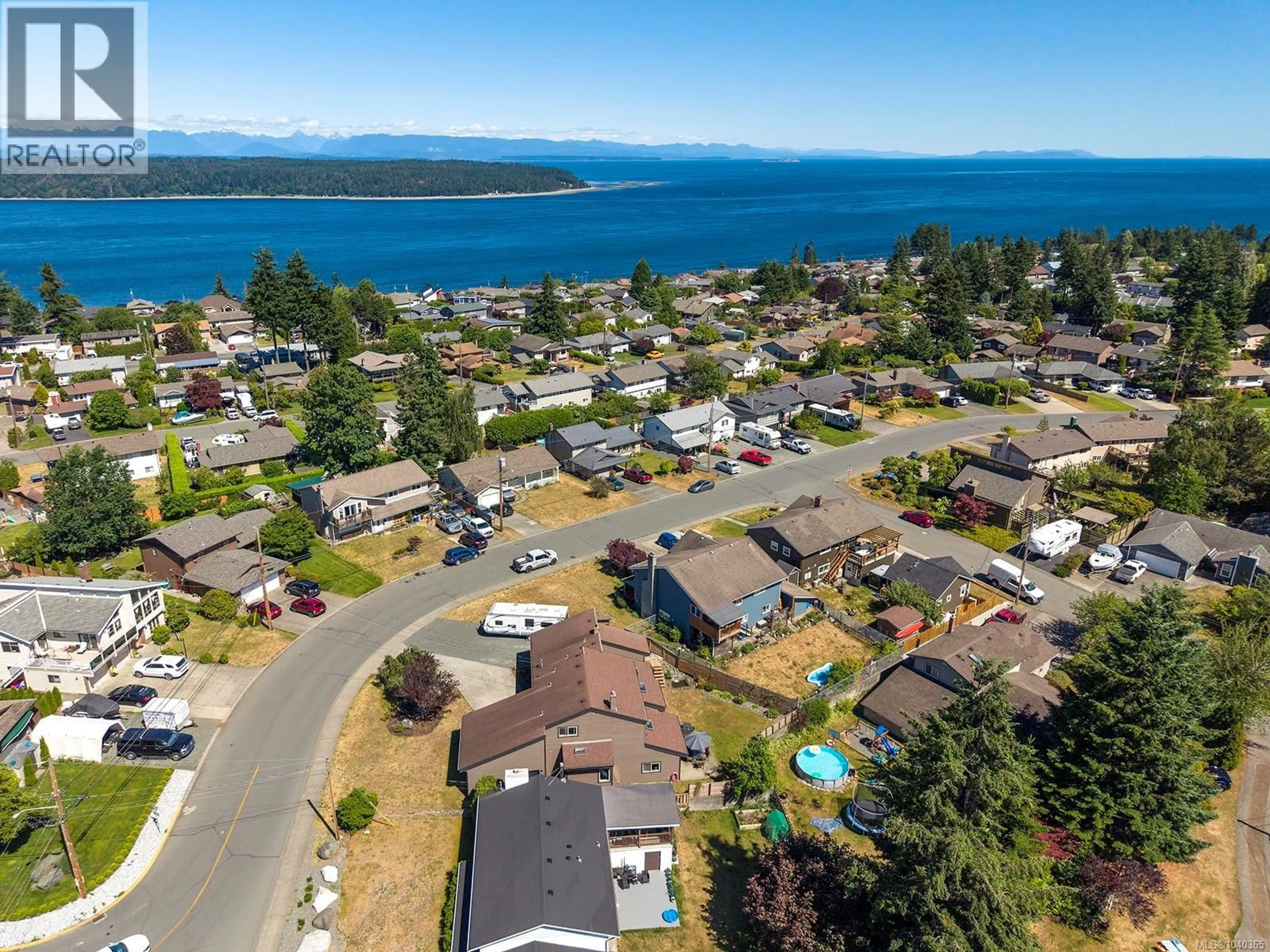 A pic from outside/outdoor area/front of a property/back of a property/a pic from drone, water/lake/river/ocean view for 508 BIRCH STREET SOUTH, Campbell River British Columbia V9W6A8
