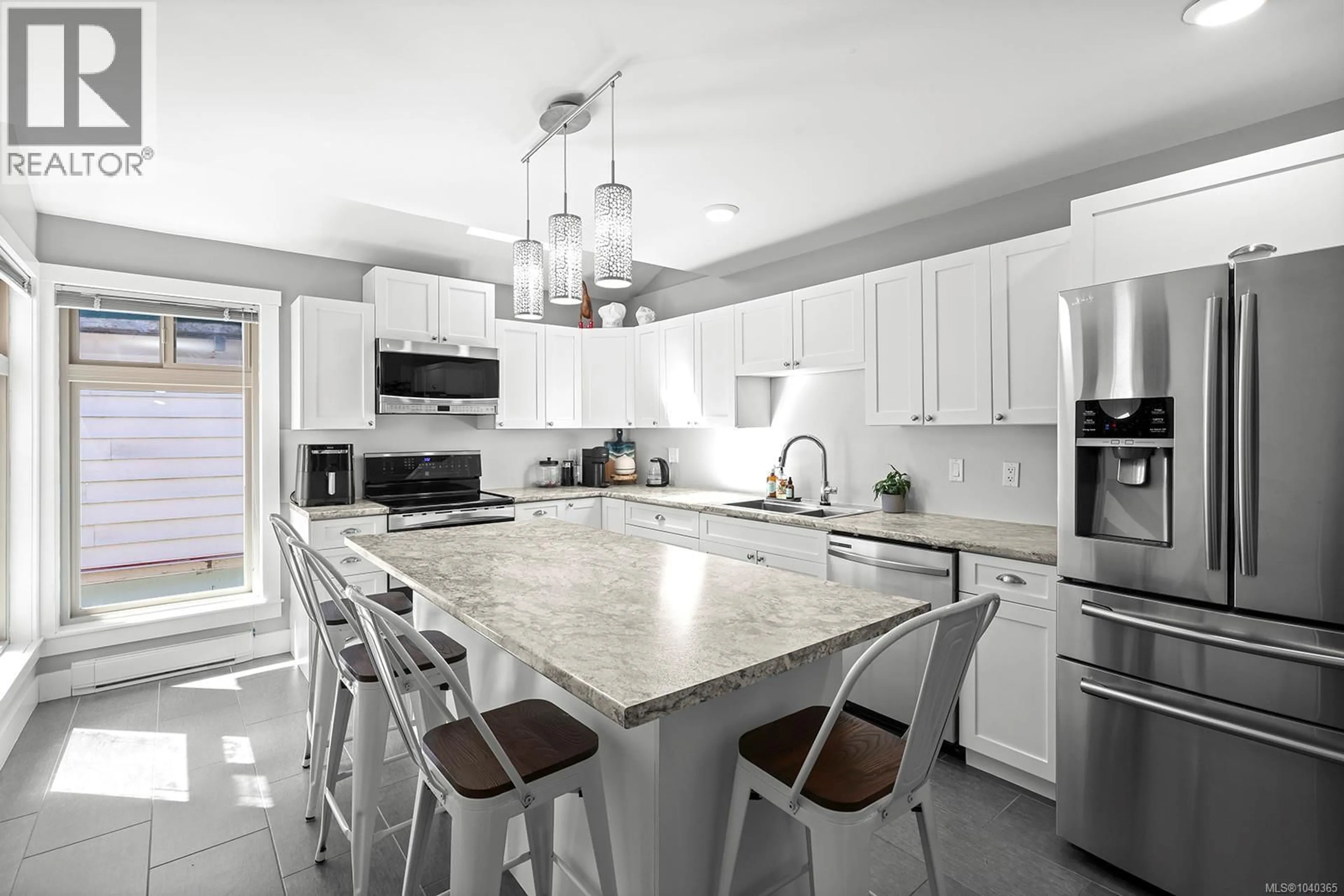Contemporary kitchen, ceramic/tile floor for 508 BIRCH STREET SOUTH, Campbell River British Columbia V9W6A8