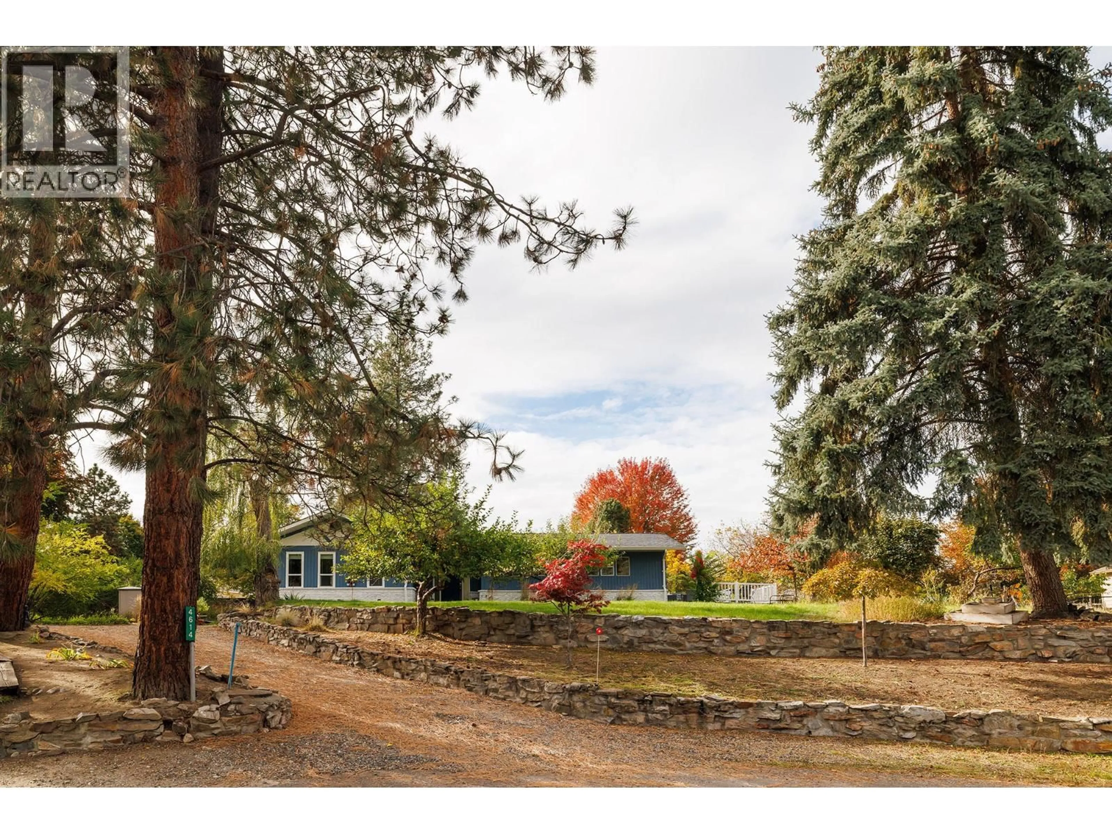 A pic from outside/outdoor area/front of a property/back of a property/a pic from drone, unknown for 4614 MISSION RIDGE COURT, Kelowna British Columbia V1Y8R3