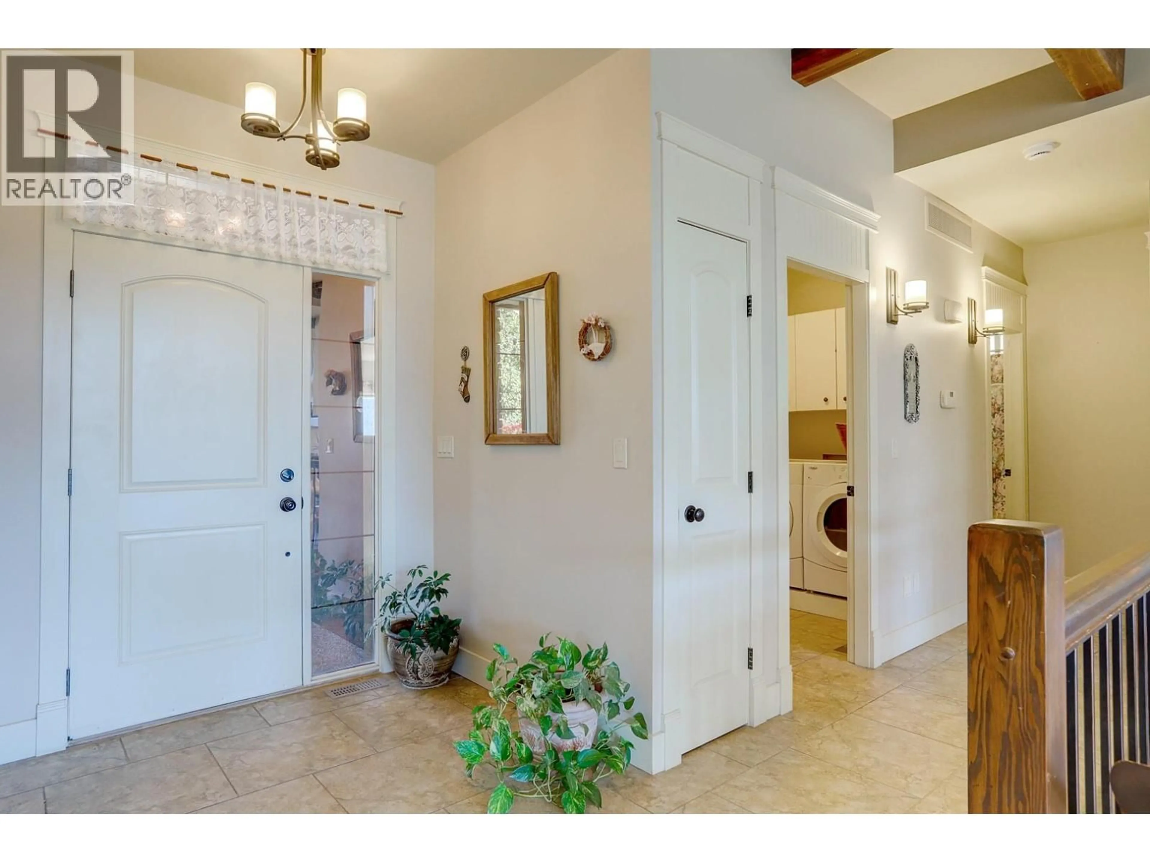 Indoor entryway for 7148 TABOR DRIVE, Vernon British Columbia V1B4A4