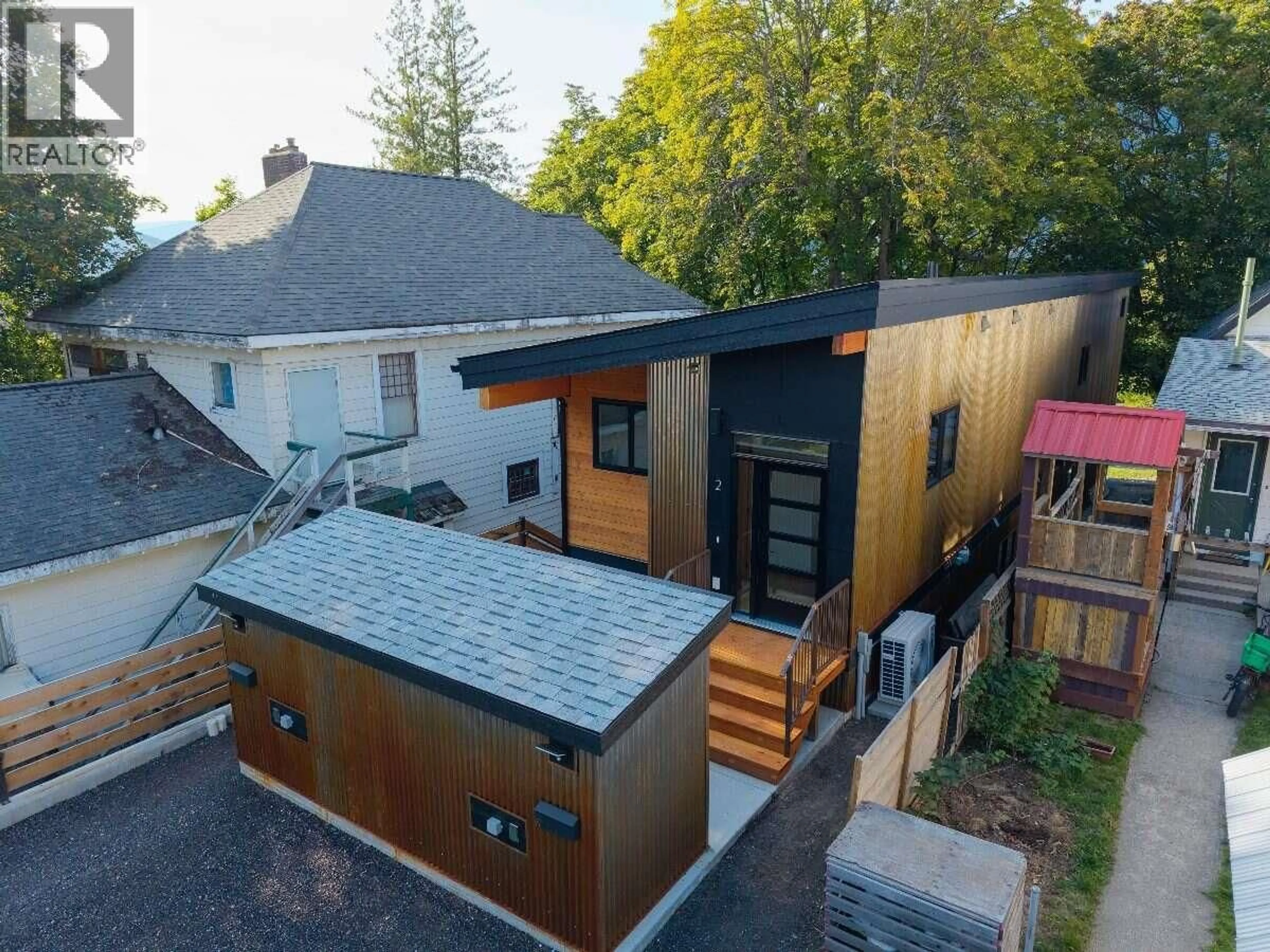 A pic from outside/outdoor area/front of a property/back of a property/a pic from drone, street for 2 - 916 CARBONATE STREET, Nelson British Columbia V1L4R4
